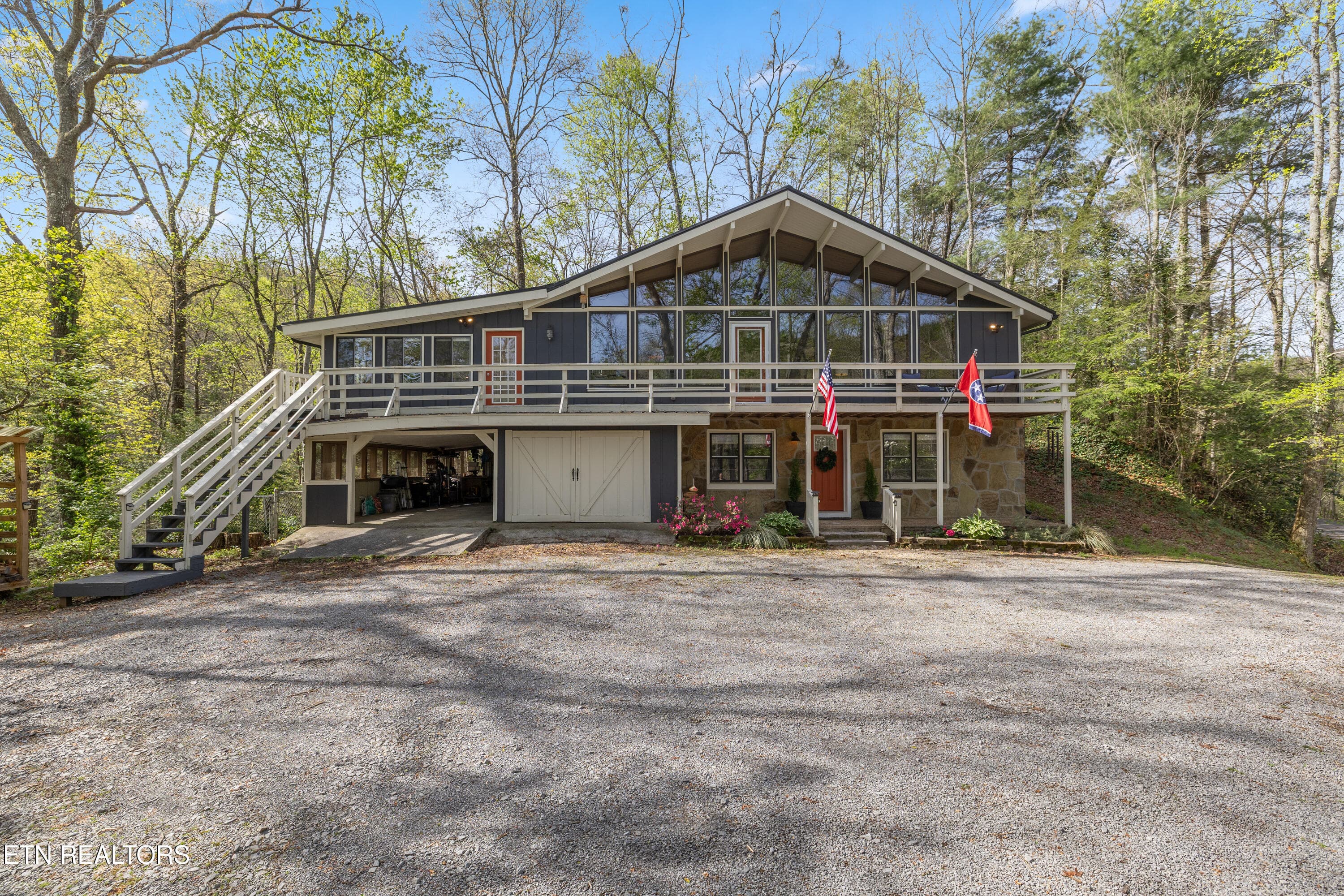 Plenty of Parking - 509 Adams Road, Gatlinburg, TN 37738, Gatlinburg