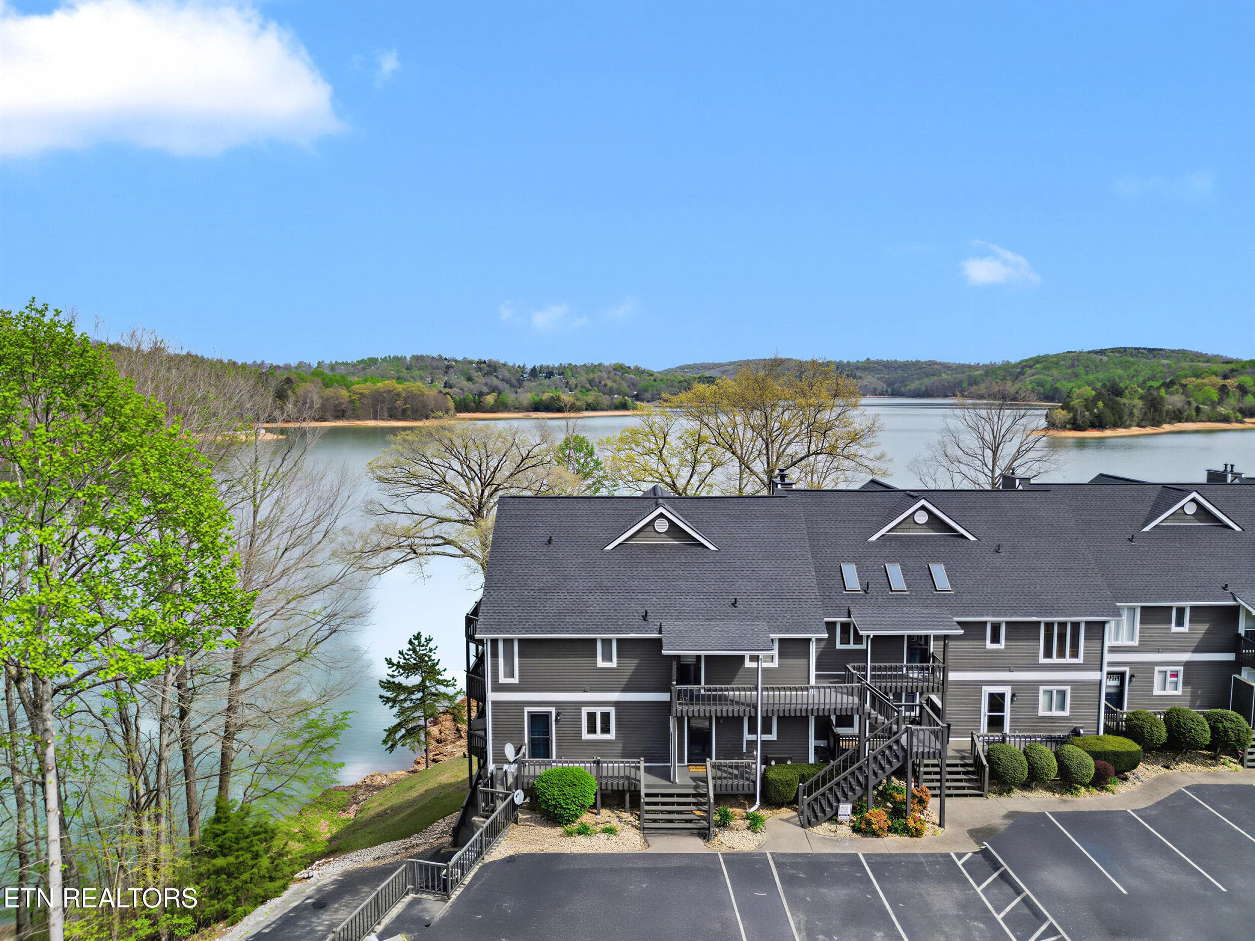 4_3 - 700 Shanghai Landing Lane 8, LaFollette, TN 37766