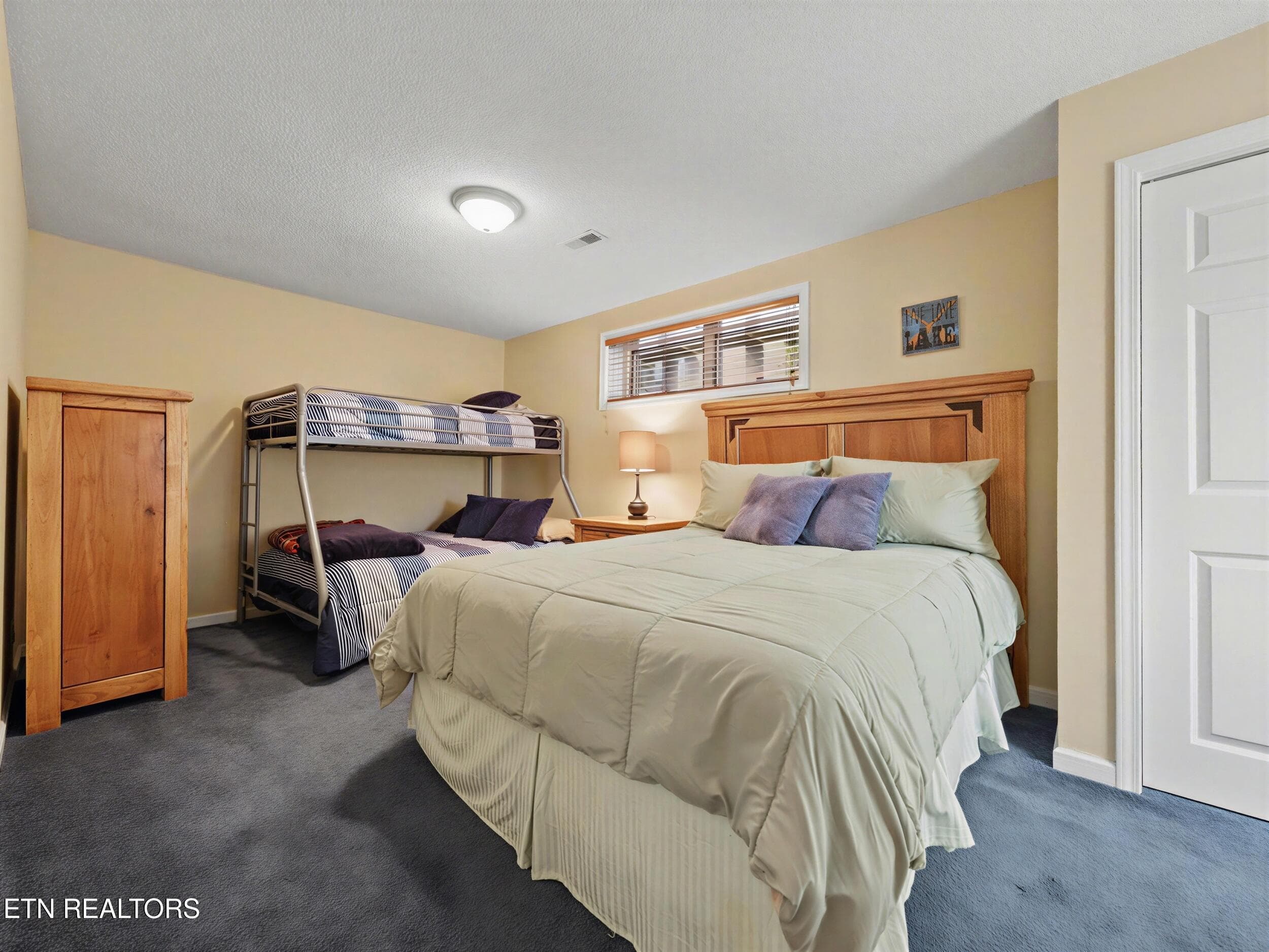 18_403 - 700 Shanghai Landing Lane 8, LaFollette, TN 37766