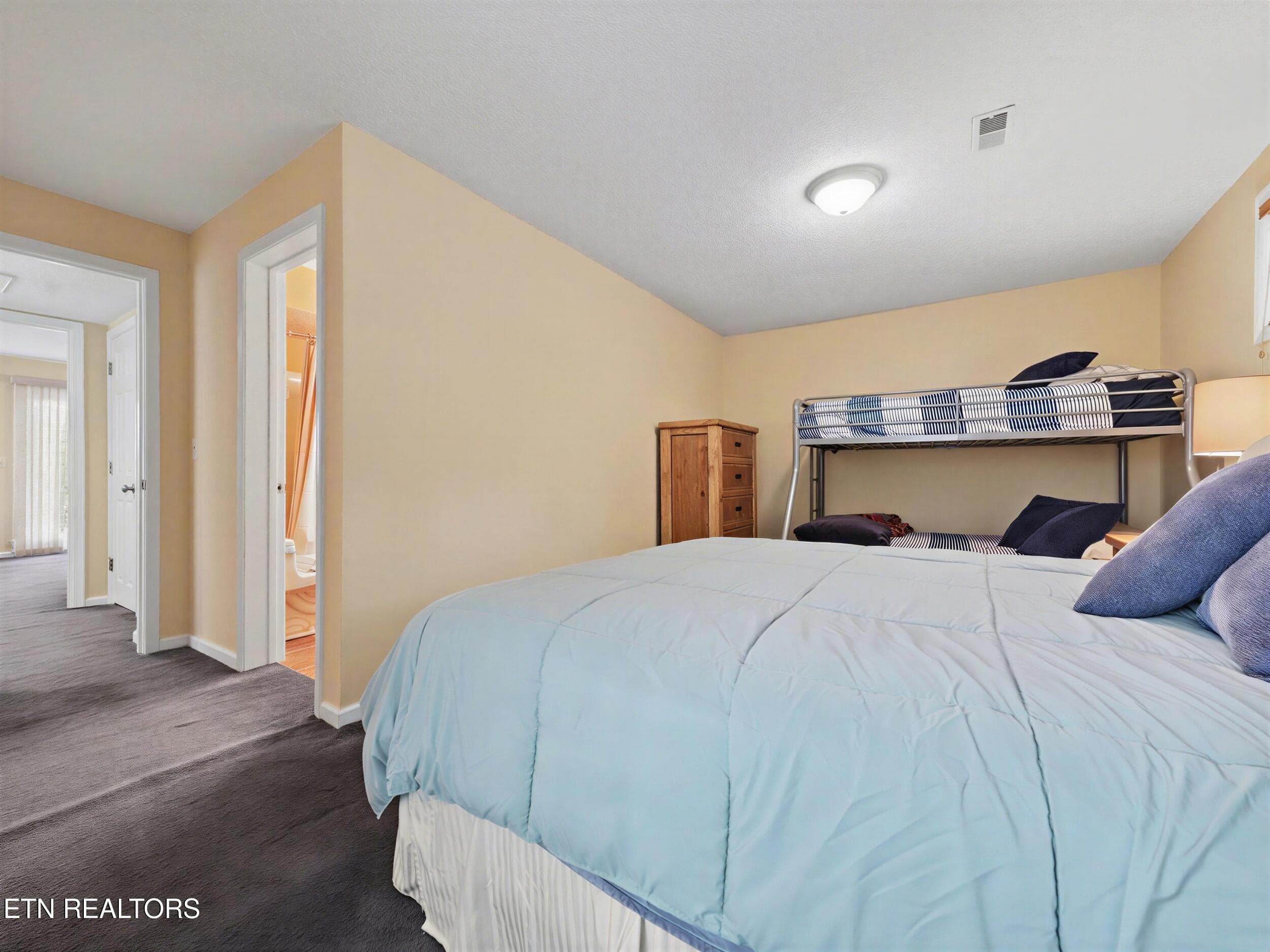 20_405 - 700 Shanghai Landing Lane 8, LaFollette, TN 37766