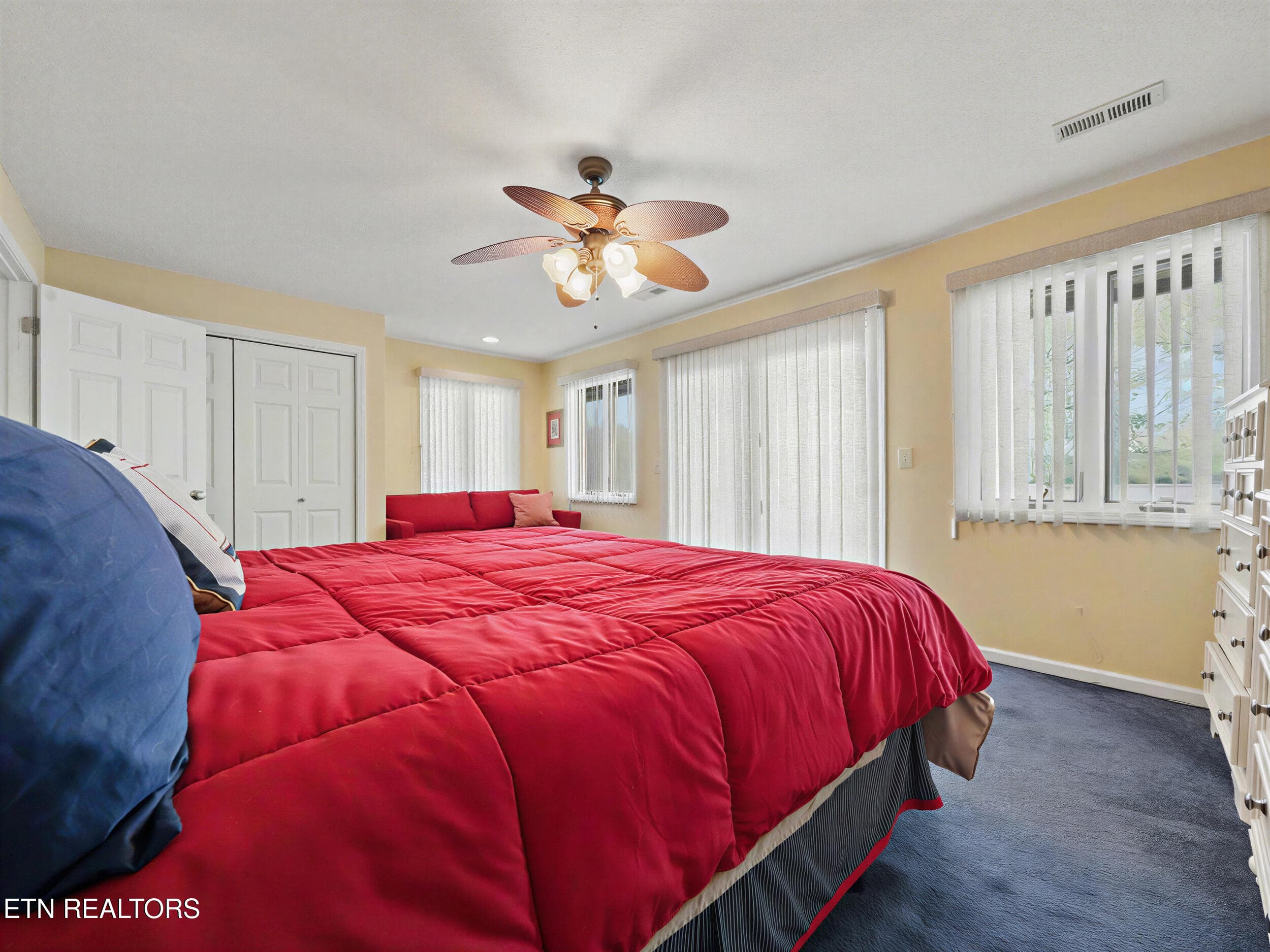 24_409 - 700 Shanghai Landing Lane 8, LaFollette, TN 37766