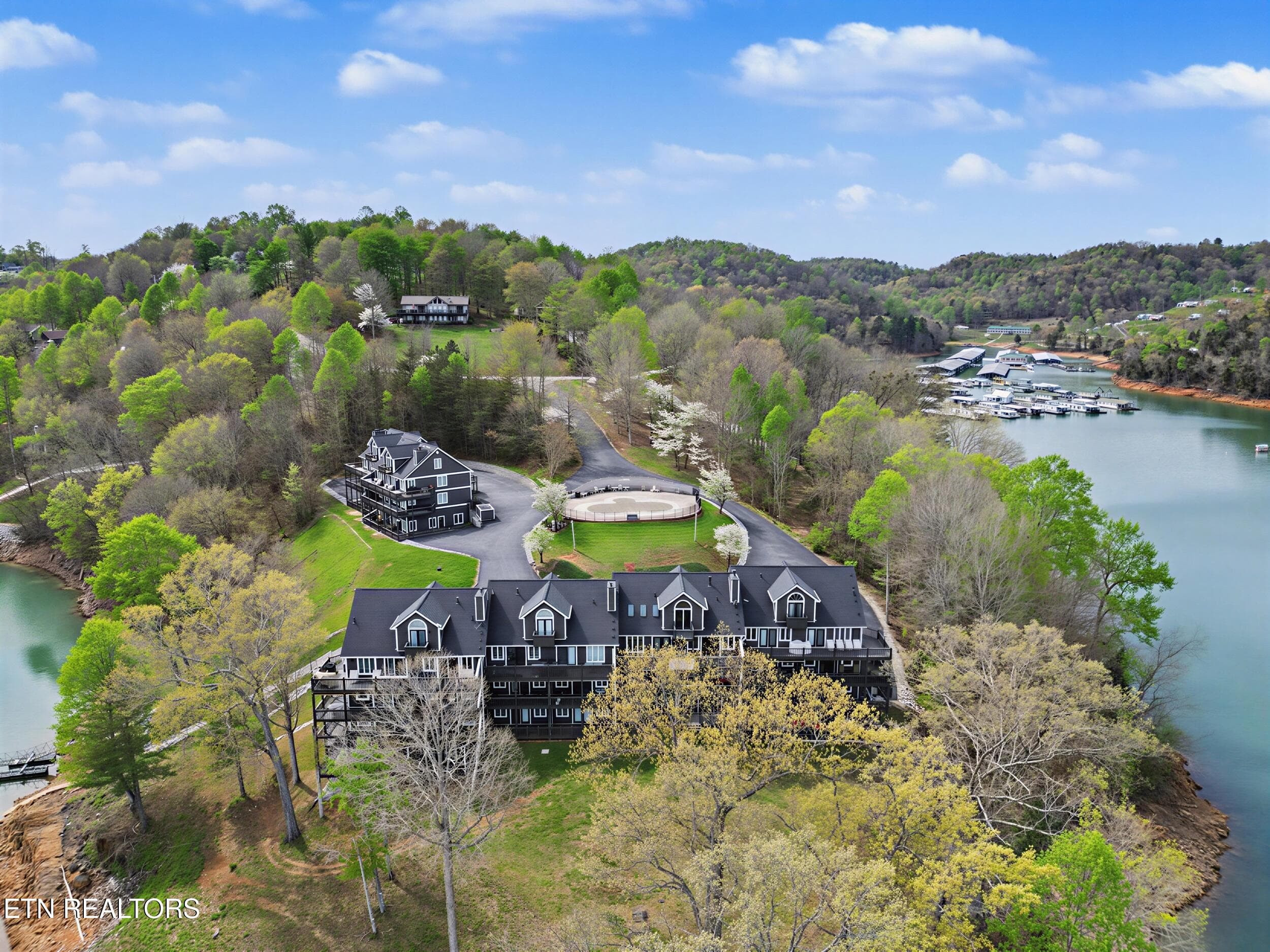 33_202 - 700 Shanghai Landing Lane 8, LaFollette, TN 37766