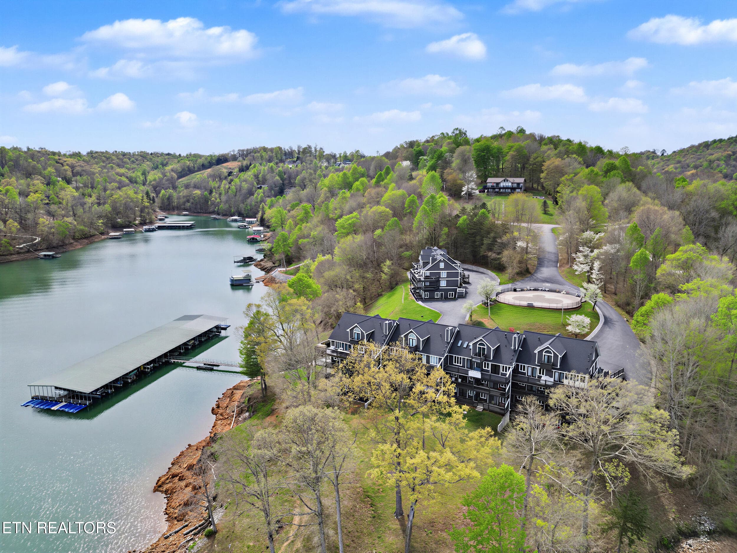 34_203 - 700 Shanghai Landing Lane 8, LaFollette, TN 37766