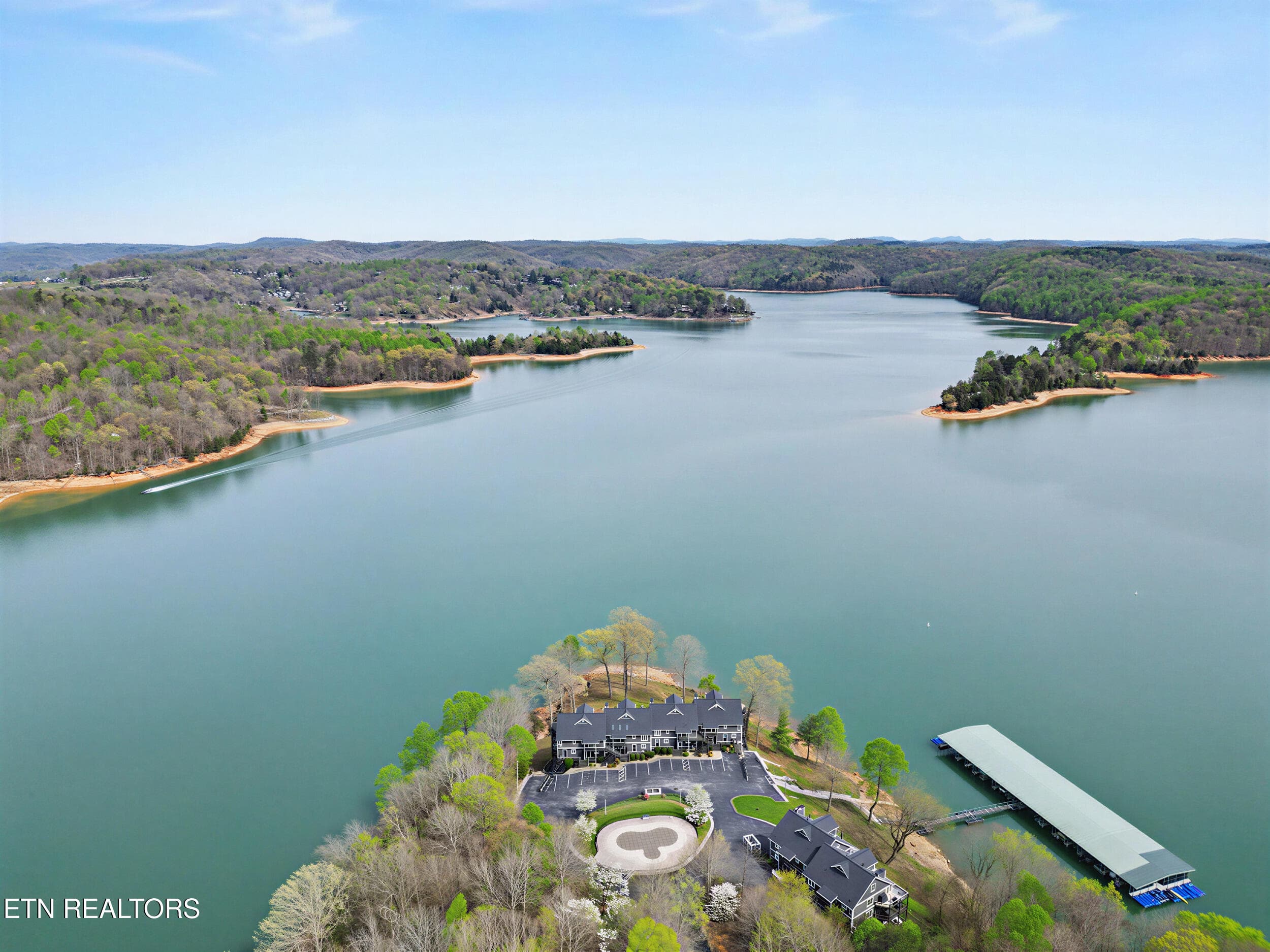 37_5 - 700 Shanghai Landing Lane 8, LaFollette, TN 37766