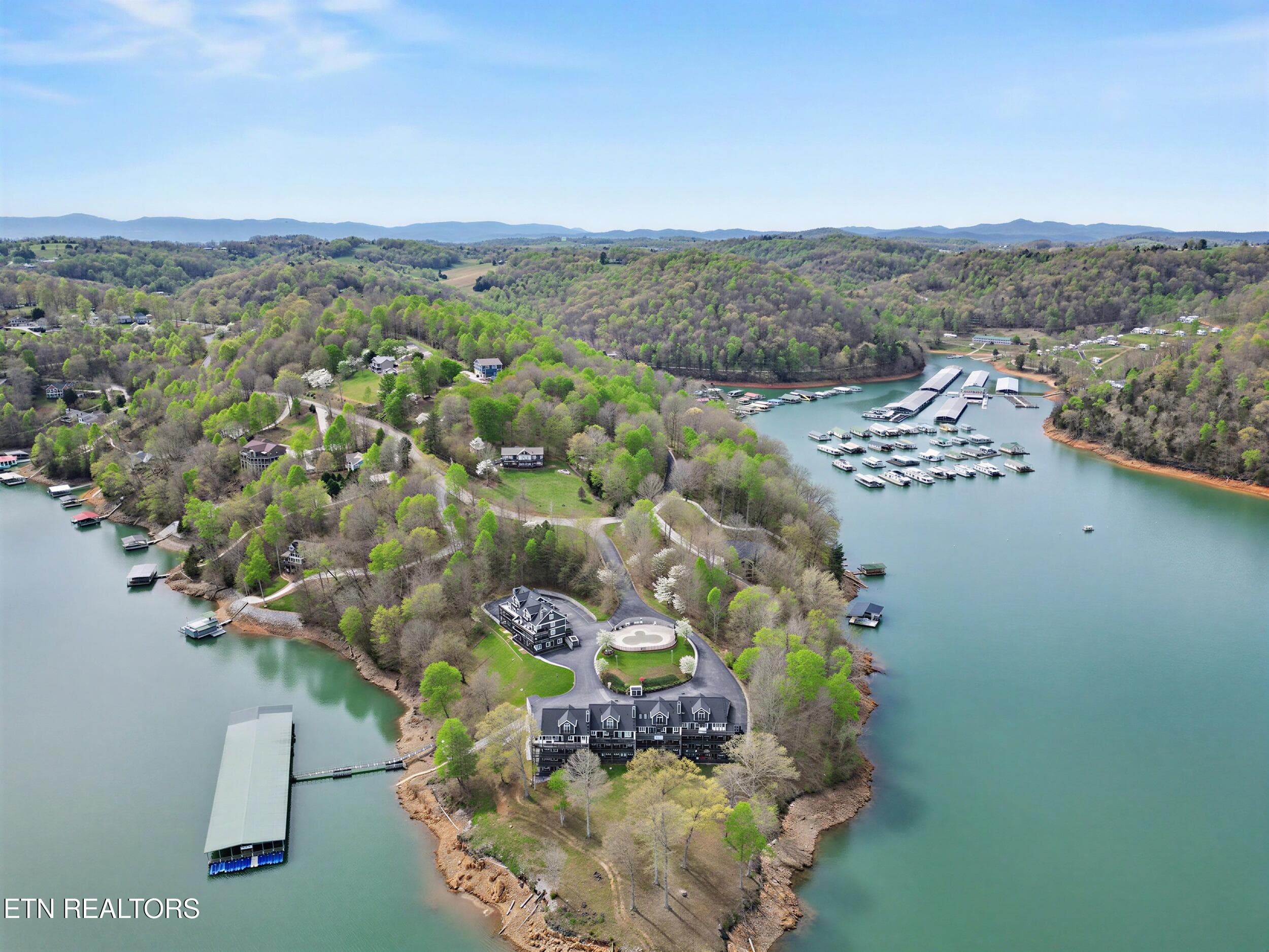 40_8 - 700 Shanghai Landing Lane 8, LaFollette, TN 37766