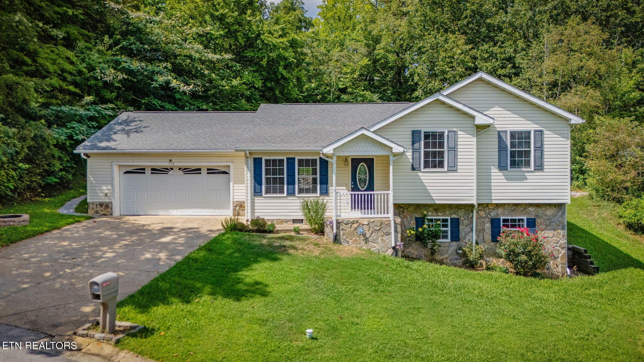 108 Plymouth, Greeneville, TN 37743