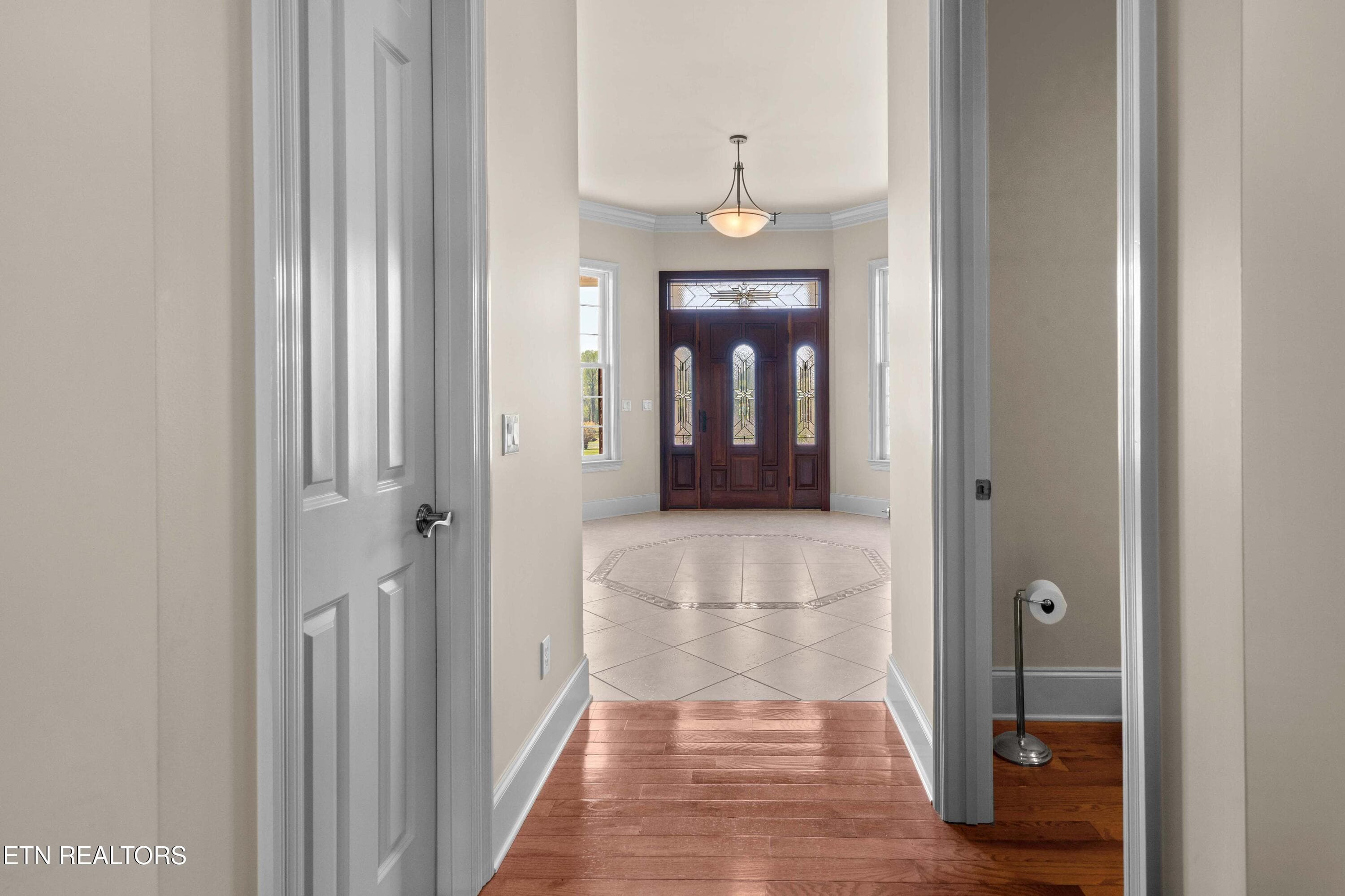 Foyer - 361 Highway 307, Athens, TN 37303