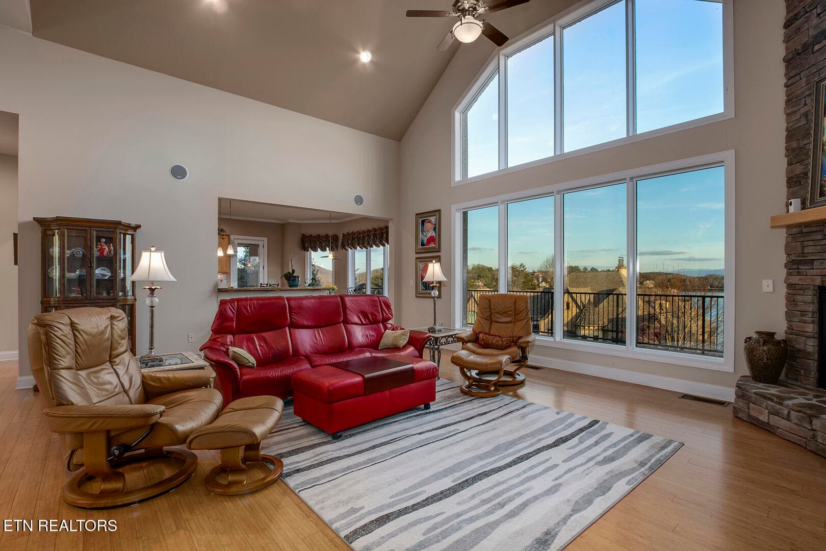 06_RarityBayPkwy_1490_Living01 - 1490 Rarity Bay Pkwy, Vonore, TN 37885, Vonore