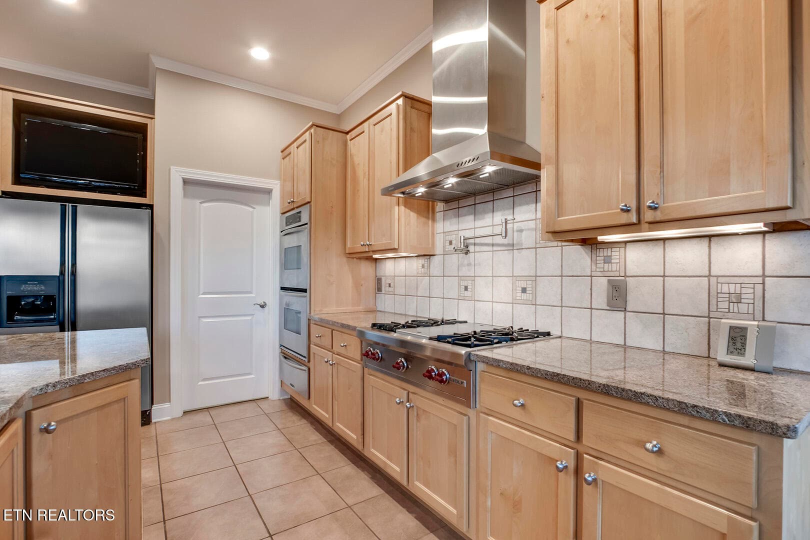 15_RarityBayPkwy_1490_Kitchen03 - 1490 Rarity Bay Pkwy, Vonore, TN 37885, Vonore