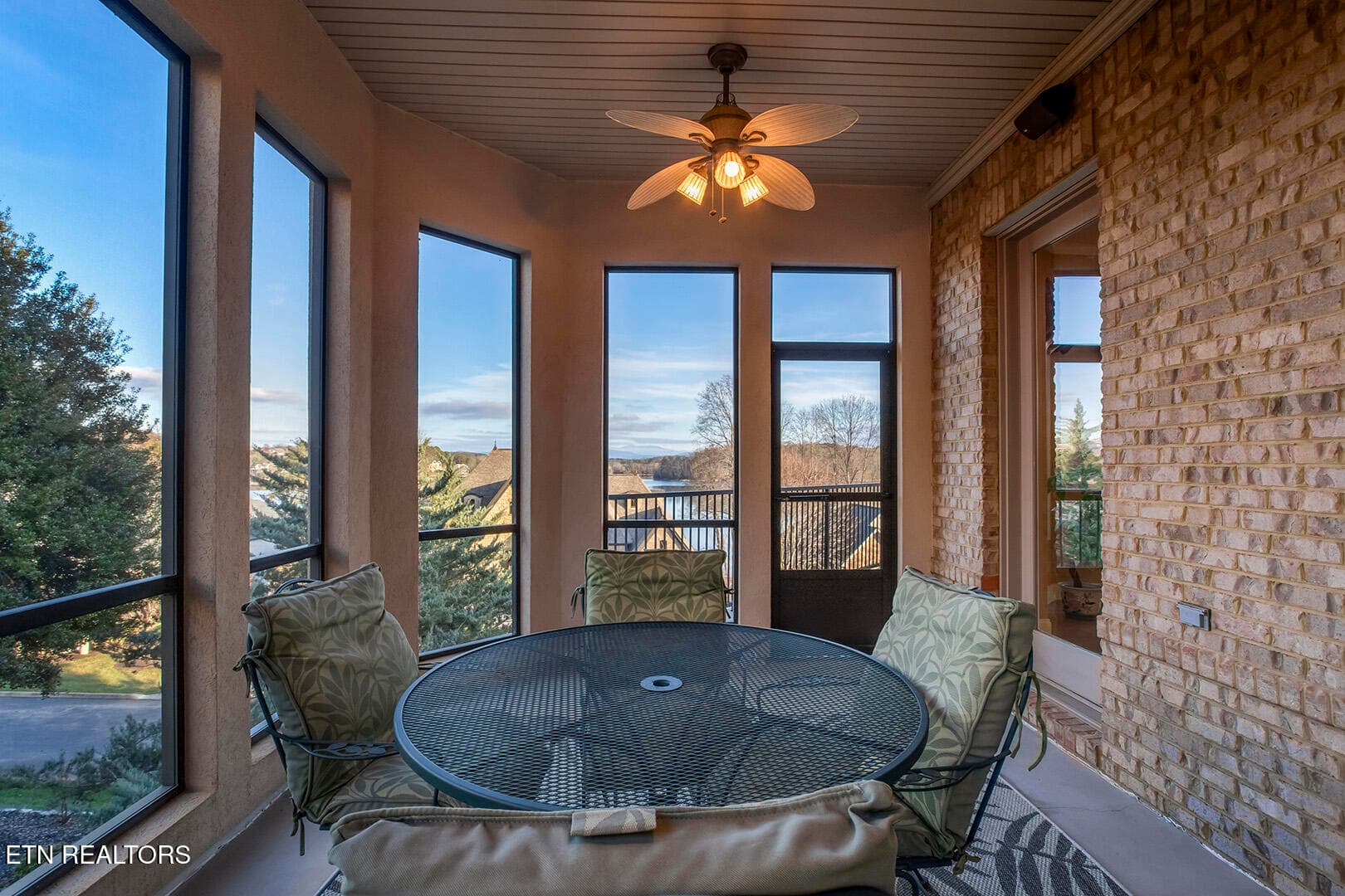 21_RarityBayPkwy_1490_ScreenedPorch - 1490 Rarity Bay Pkwy, Vonore, TN 37885, Vonore