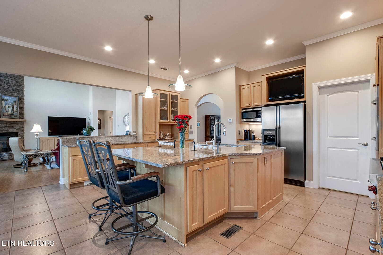 22_RarityBayPkwy_1490_Kitchen05 - 1490 Rarity Bay Pkwy, Vonore, TN 37885, Vonore