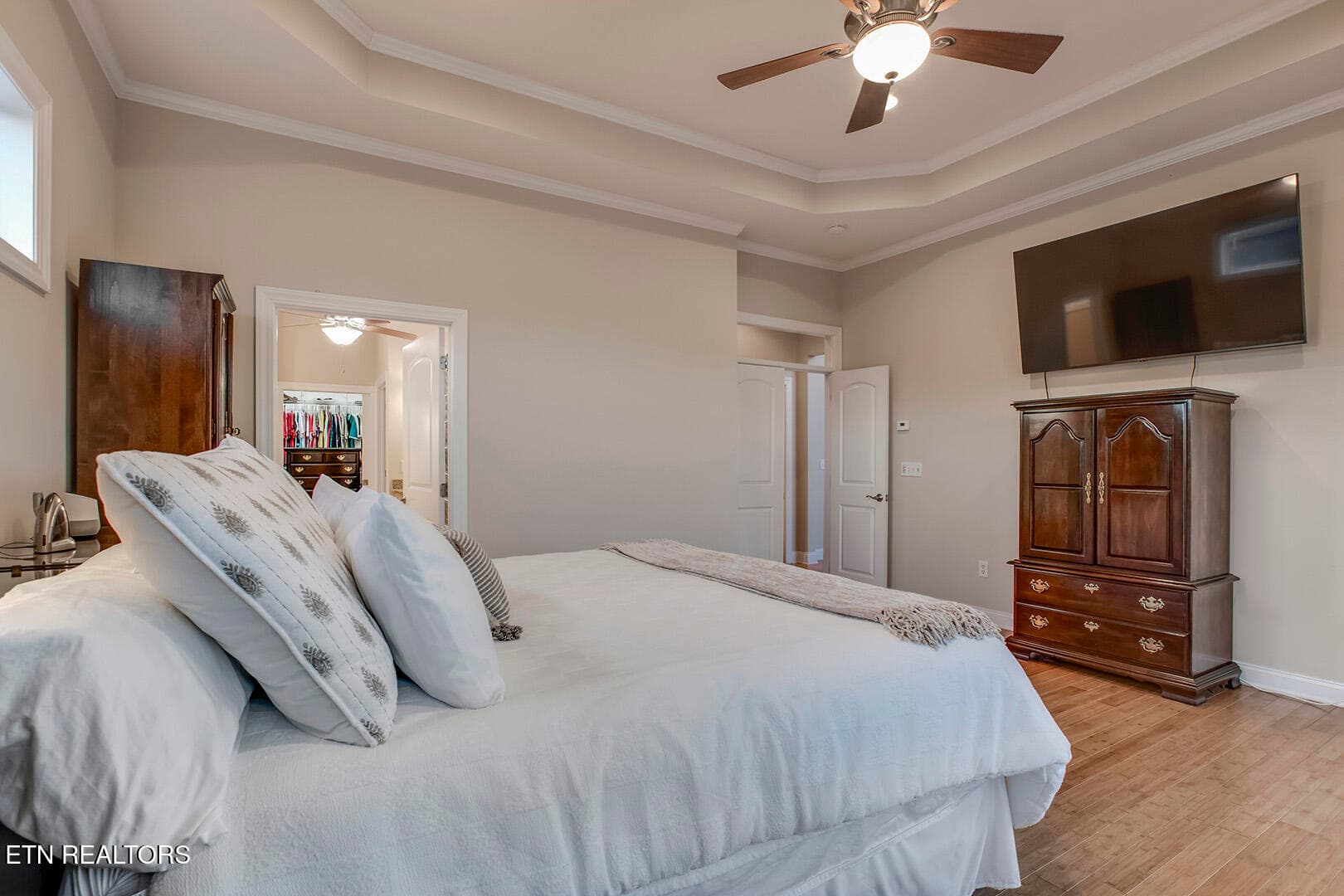 28_RarityBayPkwy_1490_MasterBedroom02 - 1490 Rarity Bay Pkwy, Vonore, TN 37885, Vonore