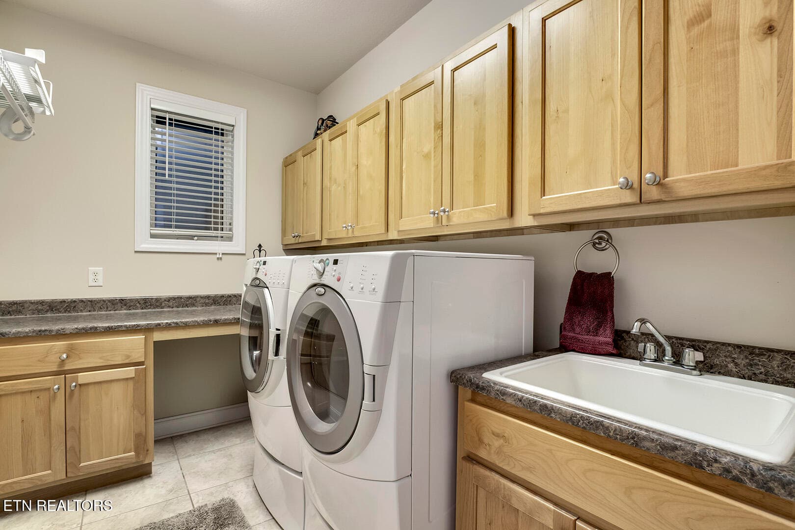 35_RarityBayPkwy_1490_Laundry - 1490 Rarity Bay Pkwy, Vonore, TN 37885, Vonore