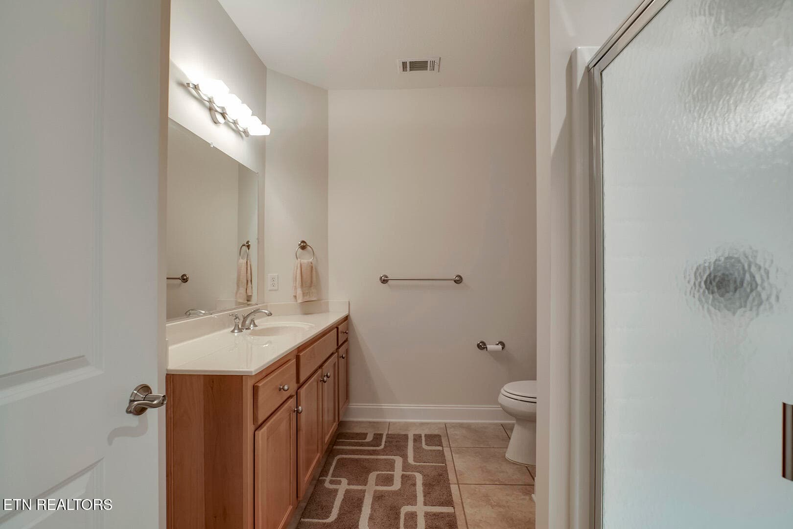43_RarityBayPkwy_1490_GuestBath2 - 1490 Rarity Bay Pkwy, Vonore, TN 37885, Vonore