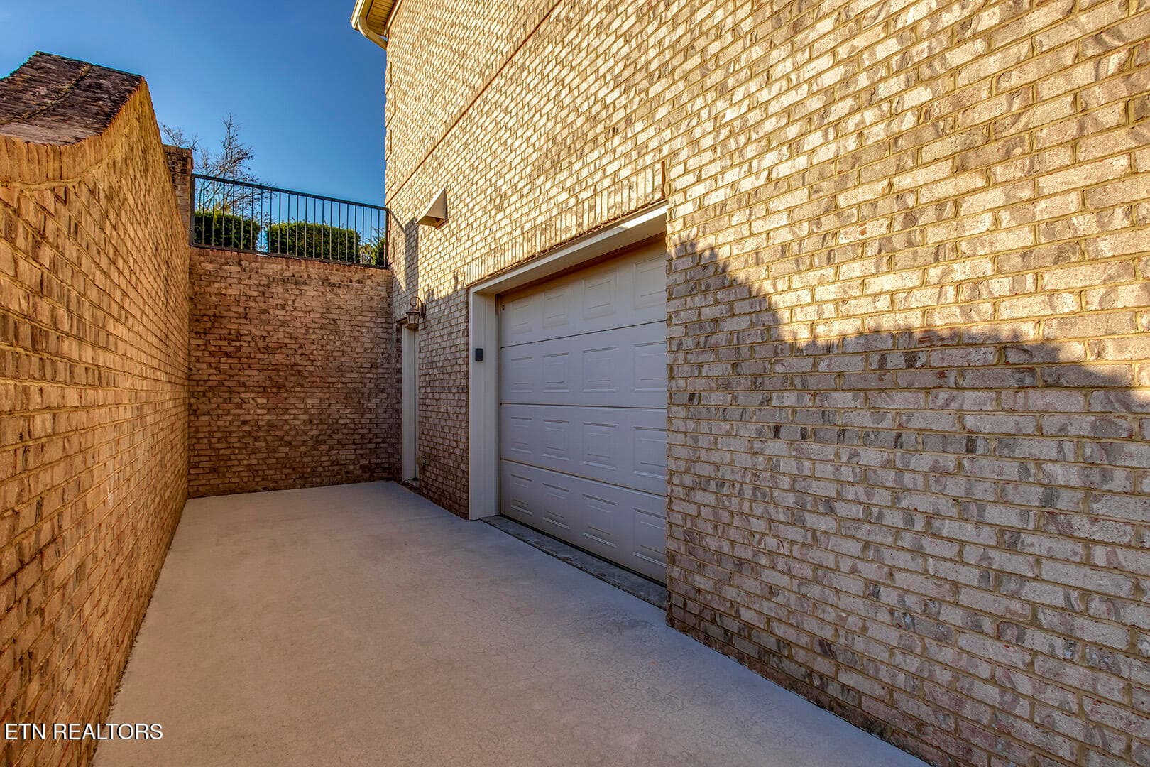 51_RarityBayPkwy_1490_LowerGarageEntry - 1490 Rarity Bay Pkwy, Vonore, TN 37885, Vonore