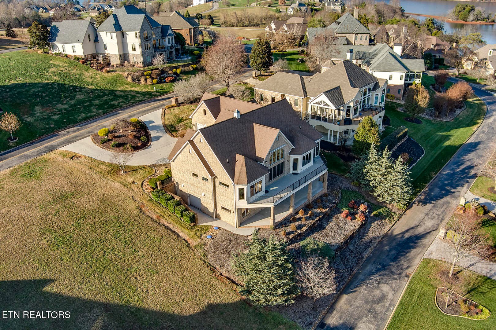 55_RarityBayPkwy_1490_BackRightElevated - 1490 Rarity Bay Pkwy, Vonore, TN 37885, Vonore