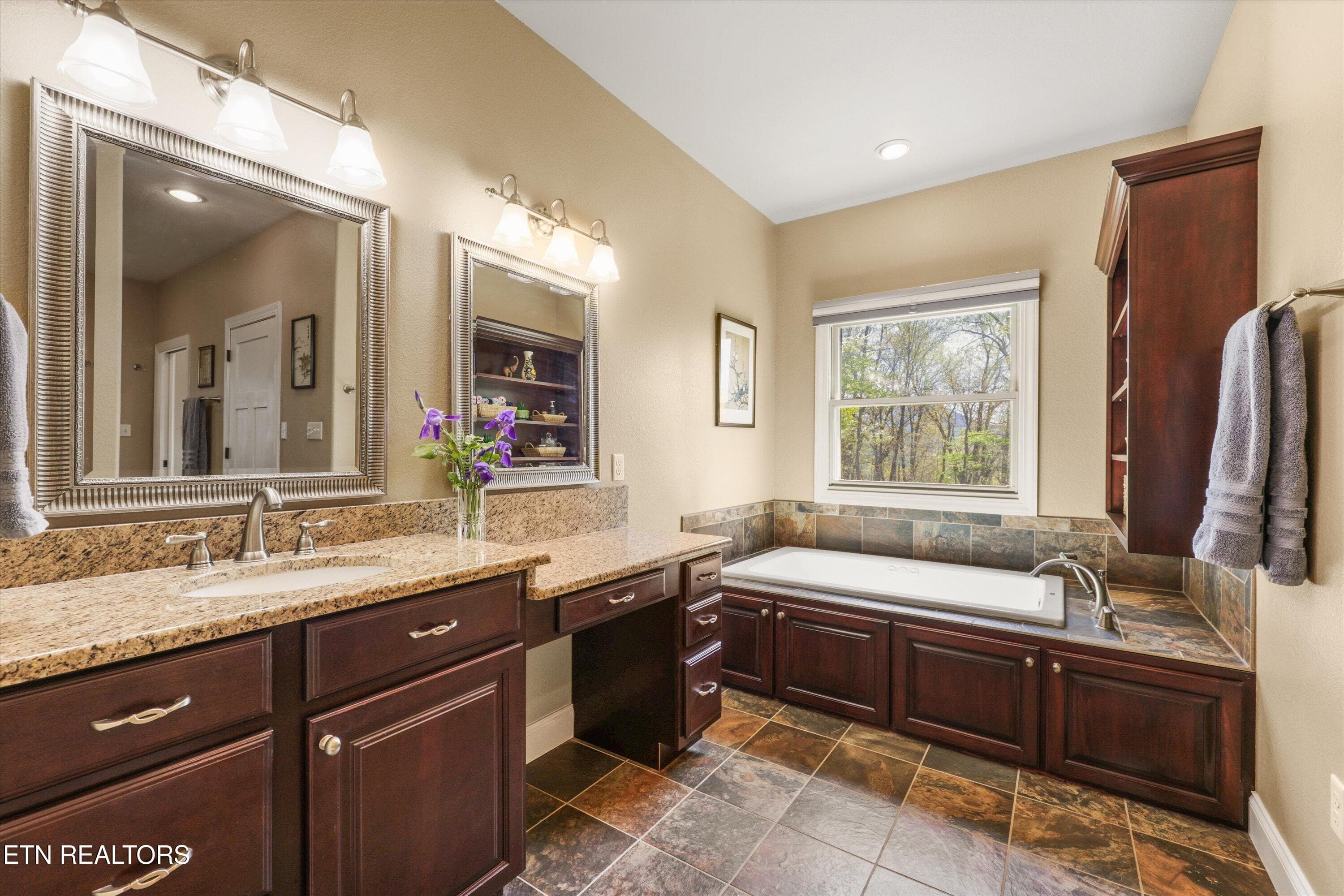27-2278 Lower Rinehart Rd 002 - 2278 Lower Rinehart Rd, Dandridge, TN 37725
