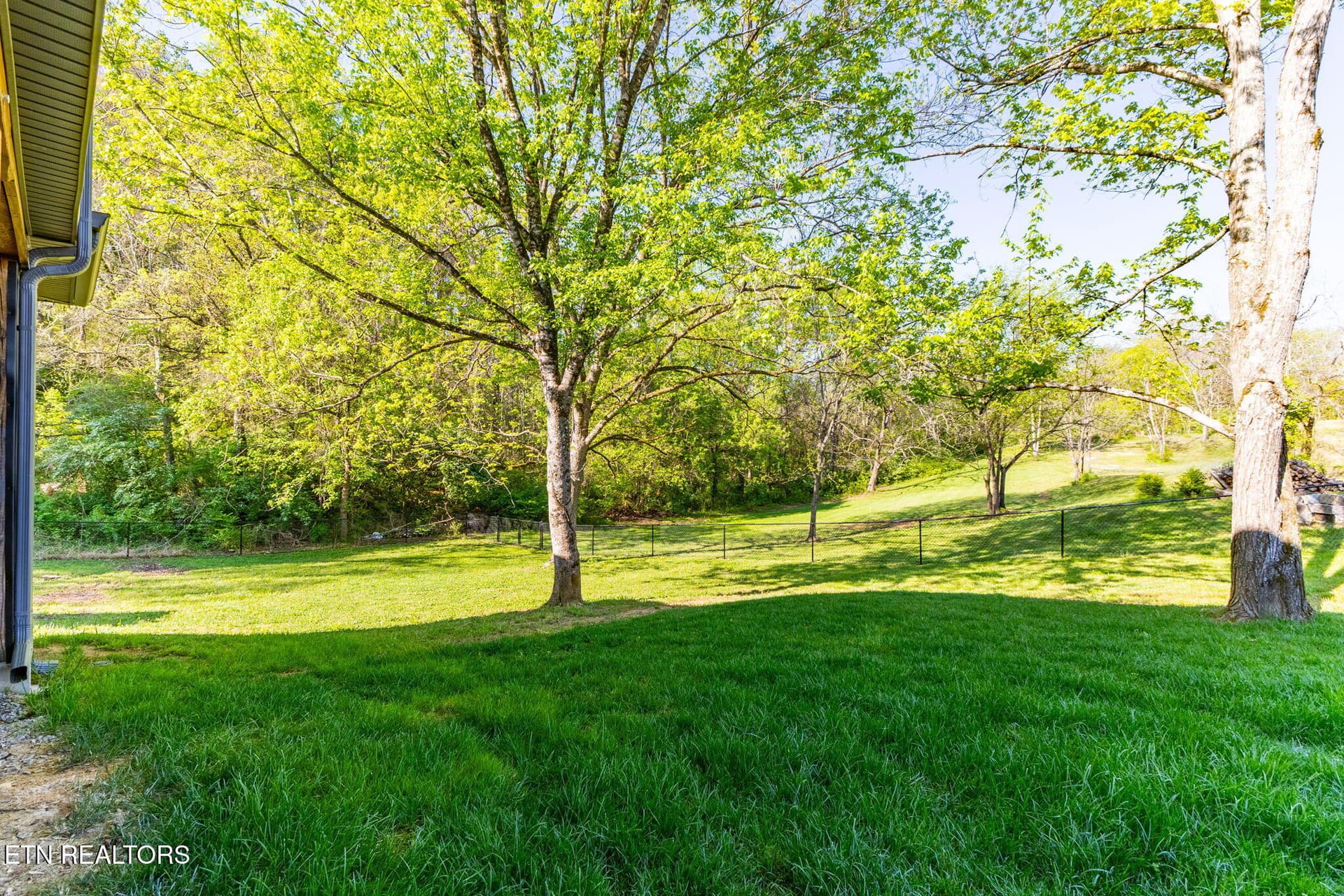 84-web-or-mls-3F1A0438-HDR - 6414 Pine Grove Rd, Knoxville, TN 37914