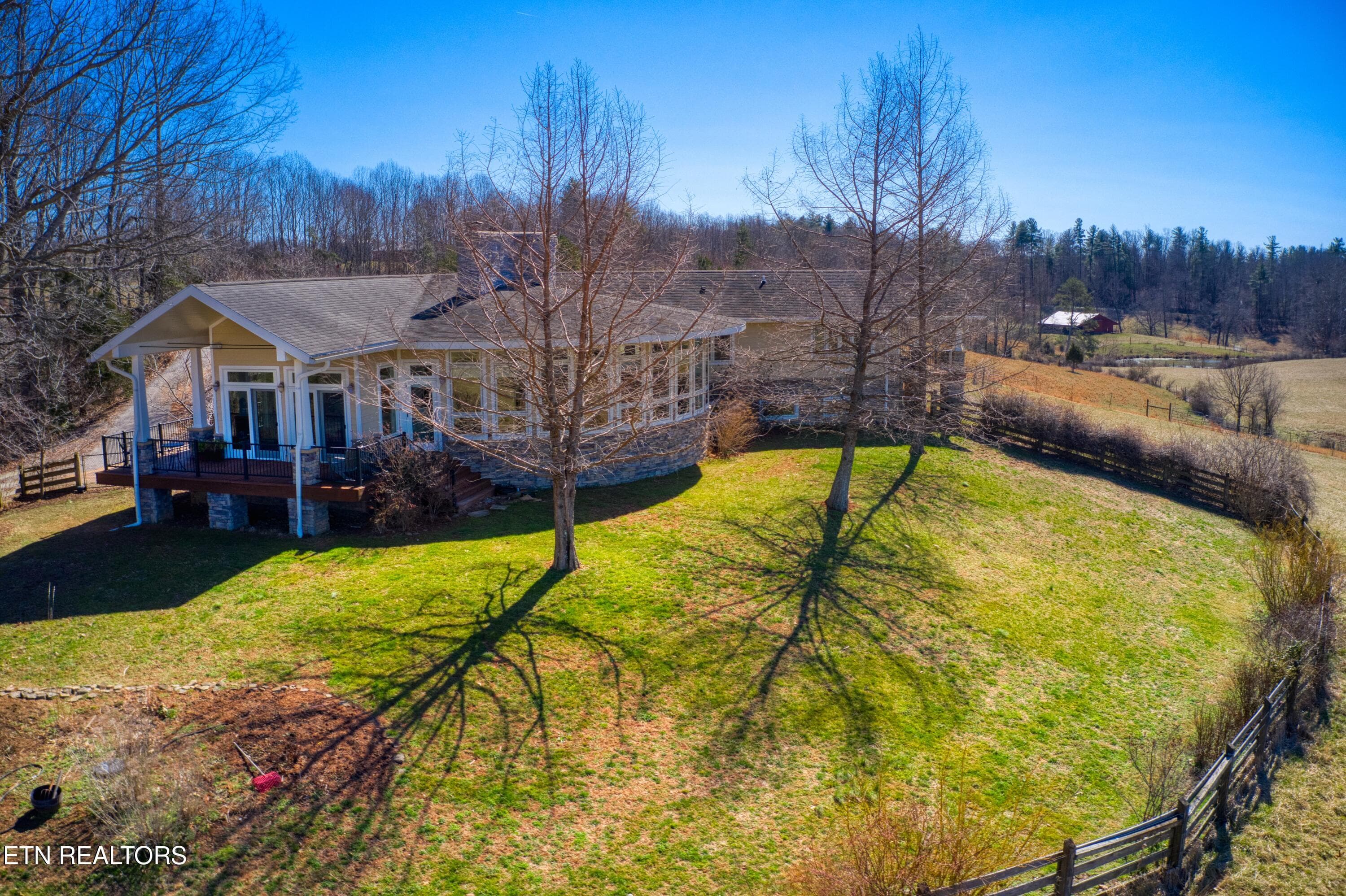 DJI_0298 - 1043 Range Cemetery Rd, Allardt, TN 38504