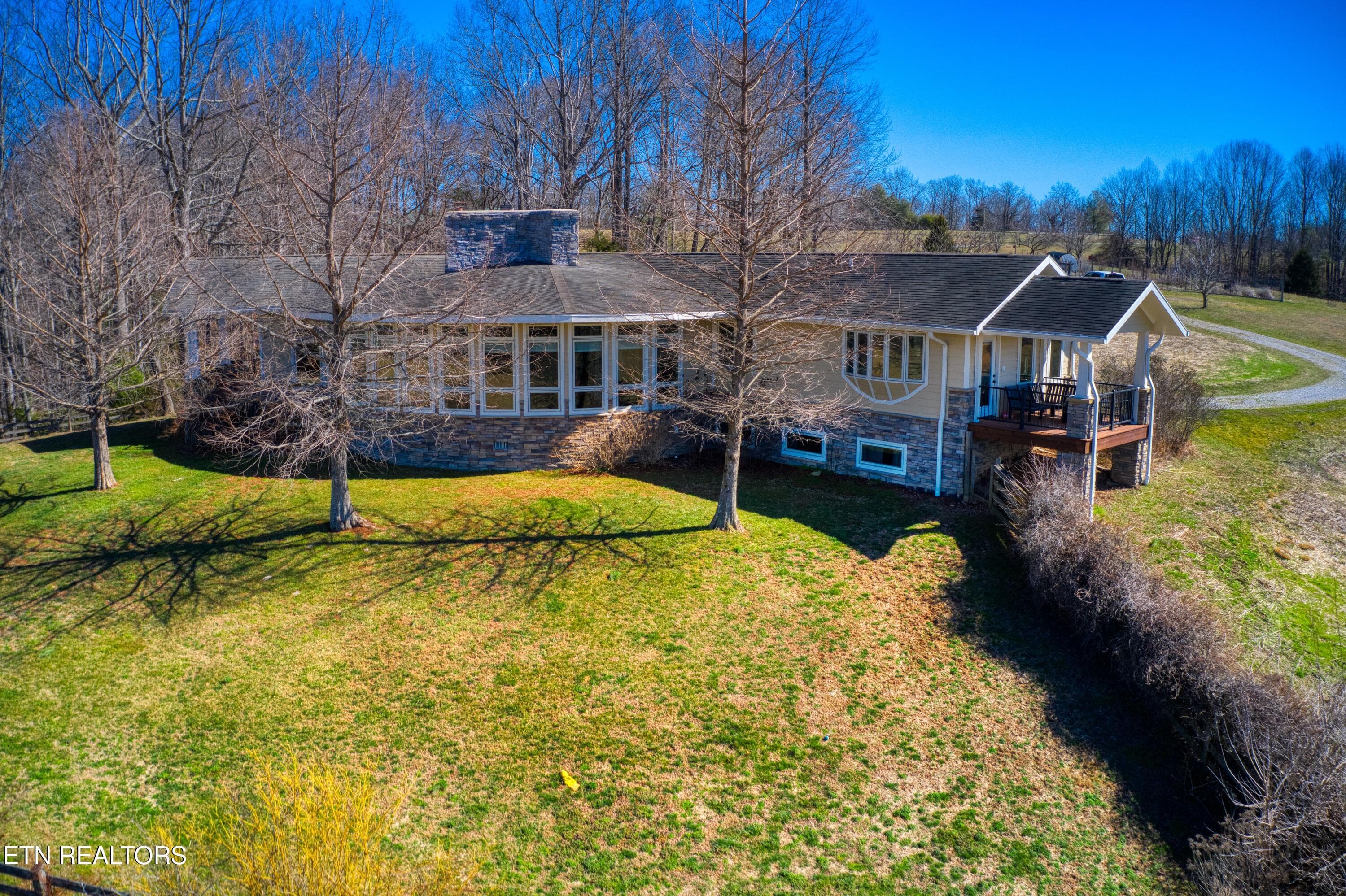 DJI_0323 - 1043 Range Cemetery Rd, Allardt, TN 38504