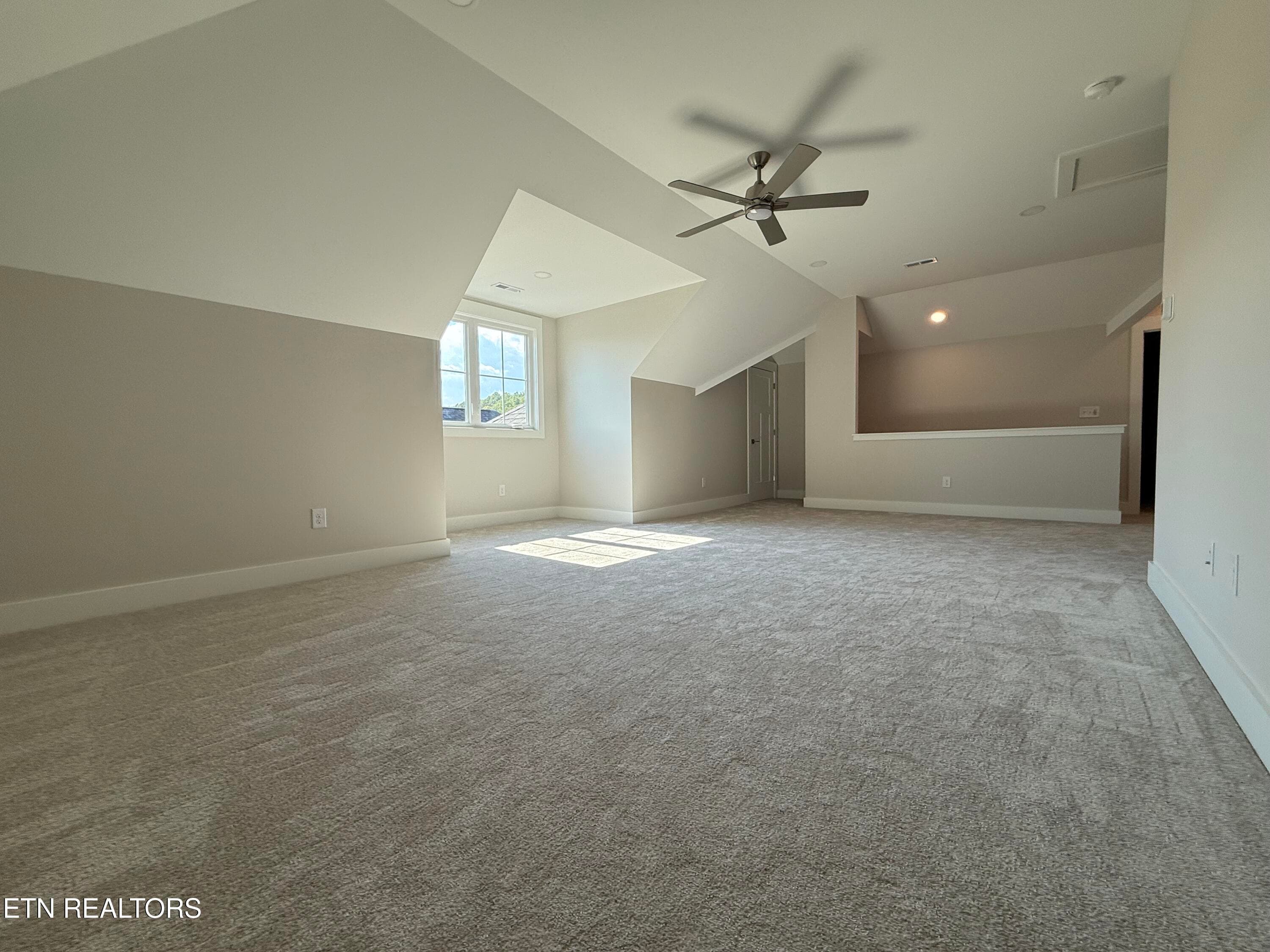 Bonus Room - 85 Royal Troon Circle, Oak Ridge, TN 37830