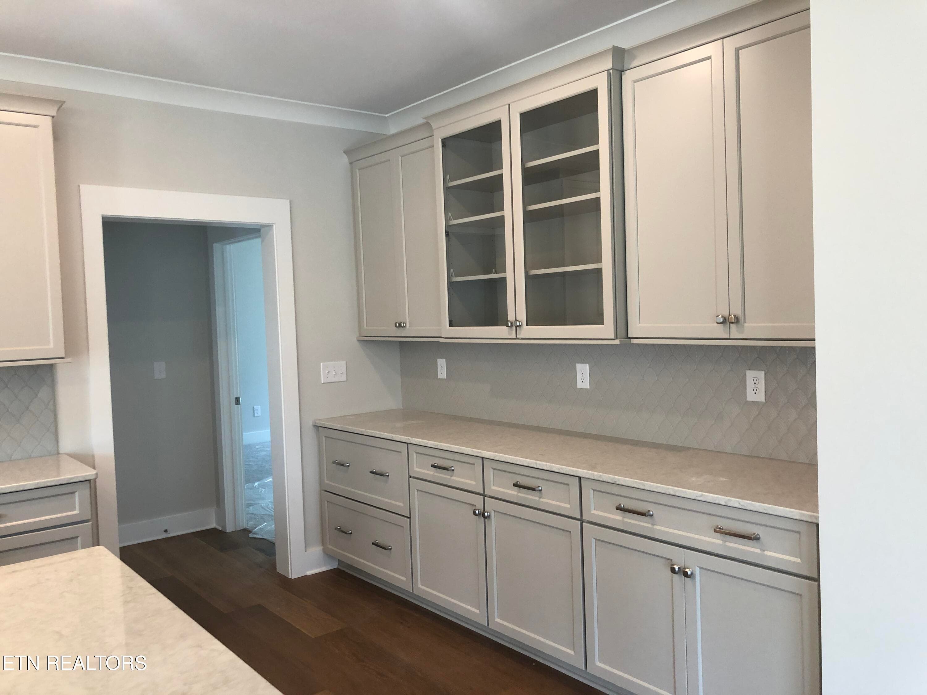 Extra Bank of Cabinets - 85 Royal Troon Circle, Oak Ridge, TN 37830