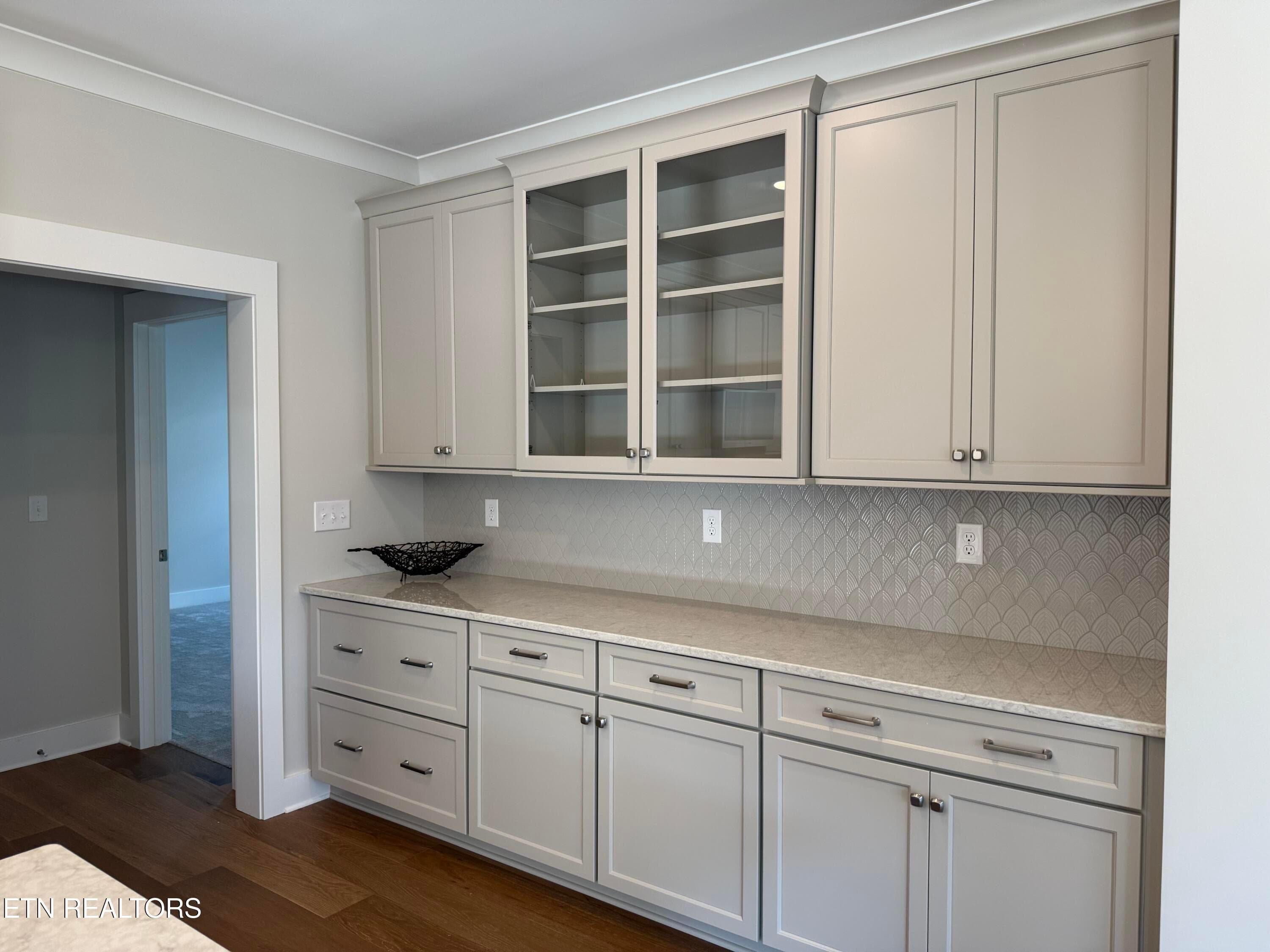 Kitchen Cabinets - 85 Royal Troon Circle, Oak Ridge, TN 37830