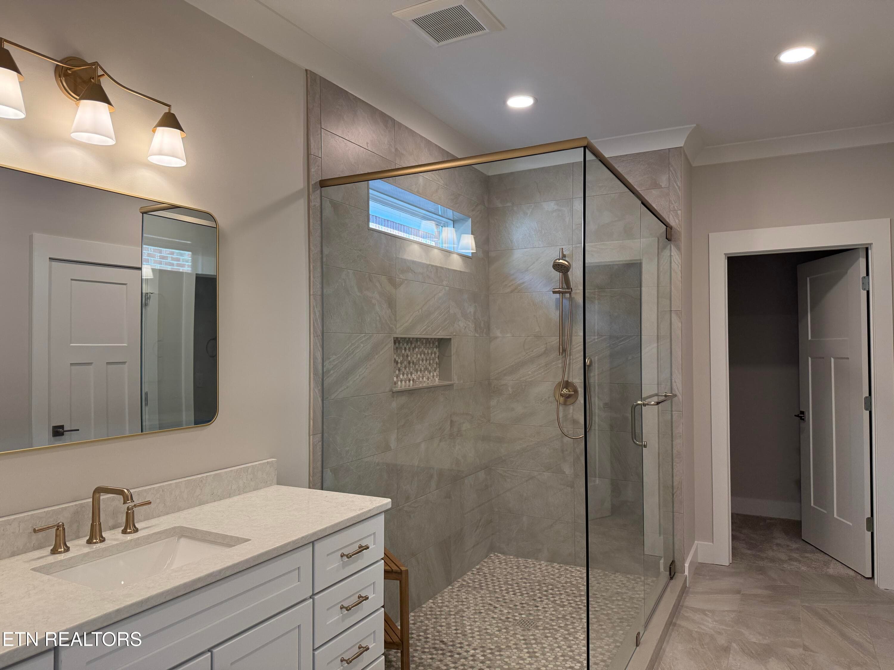 Master Bath - 85 Royal Troon Circle, Oak Ridge, TN 37830