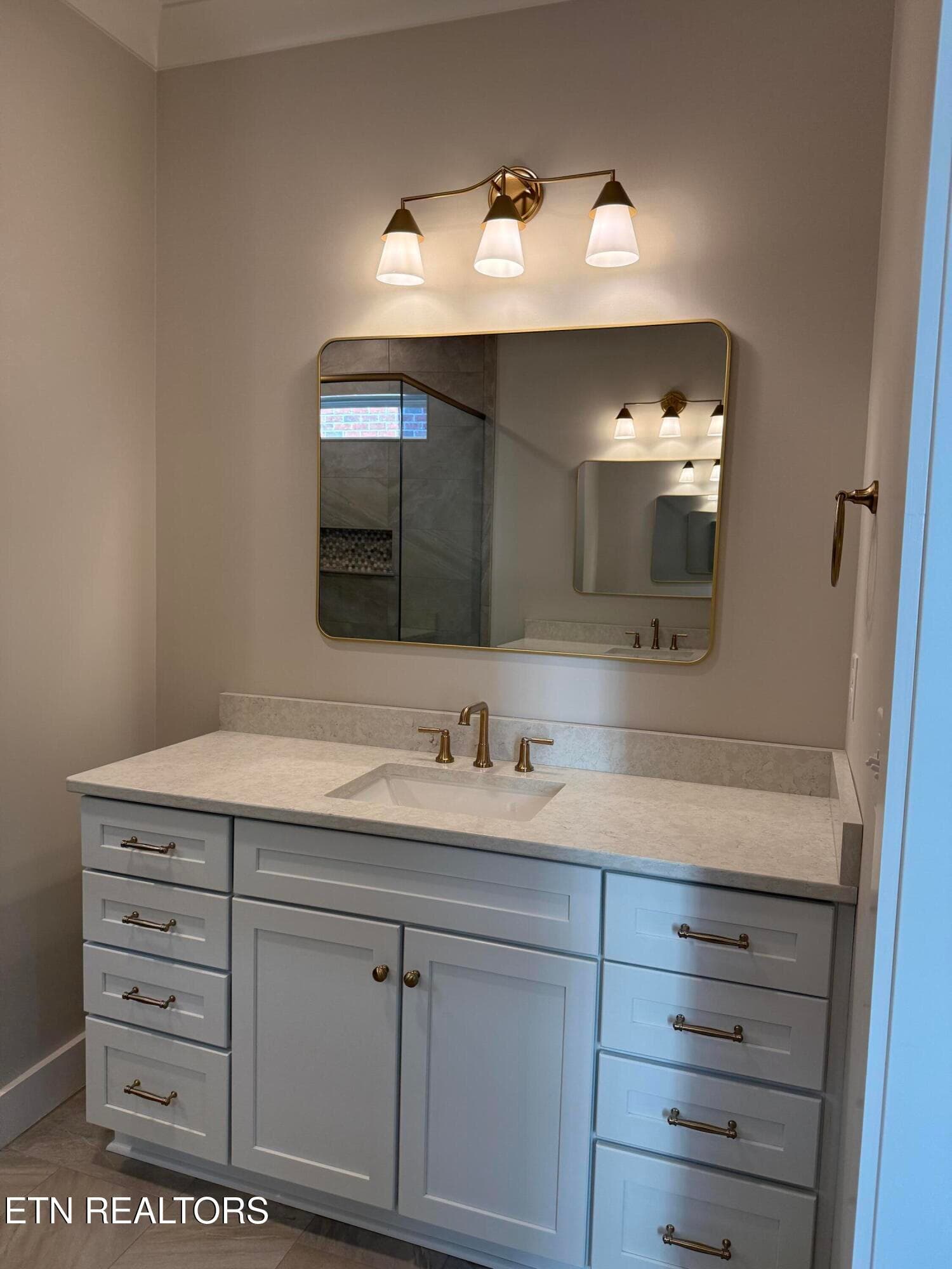 Master Bath Vanity - 85 Royal Troon Circle, Oak Ridge, TN 37830
