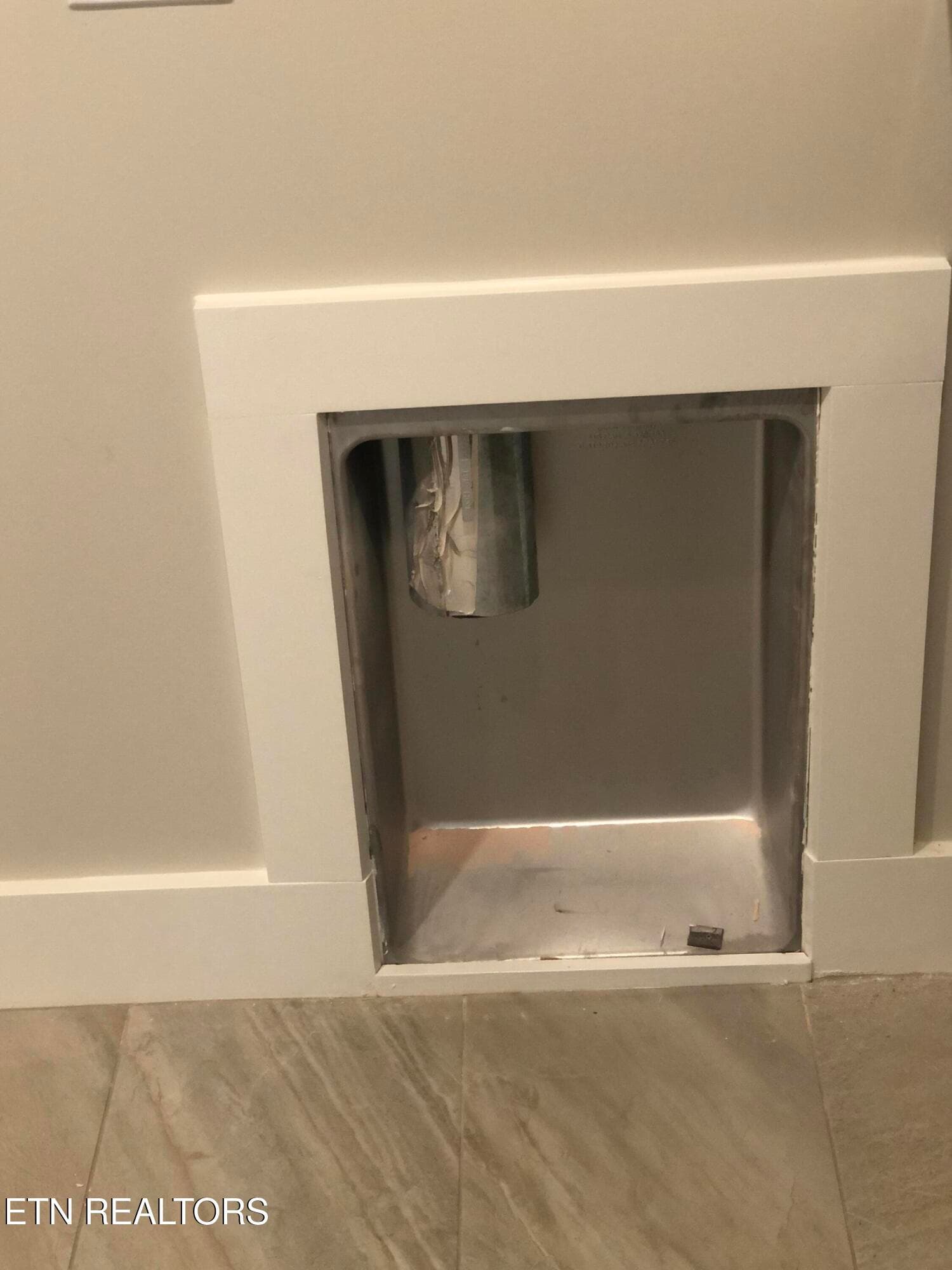 Recessed Dryer Vent Connection - 85 Royal Troon Circle, Oak Ridge, TN 37830