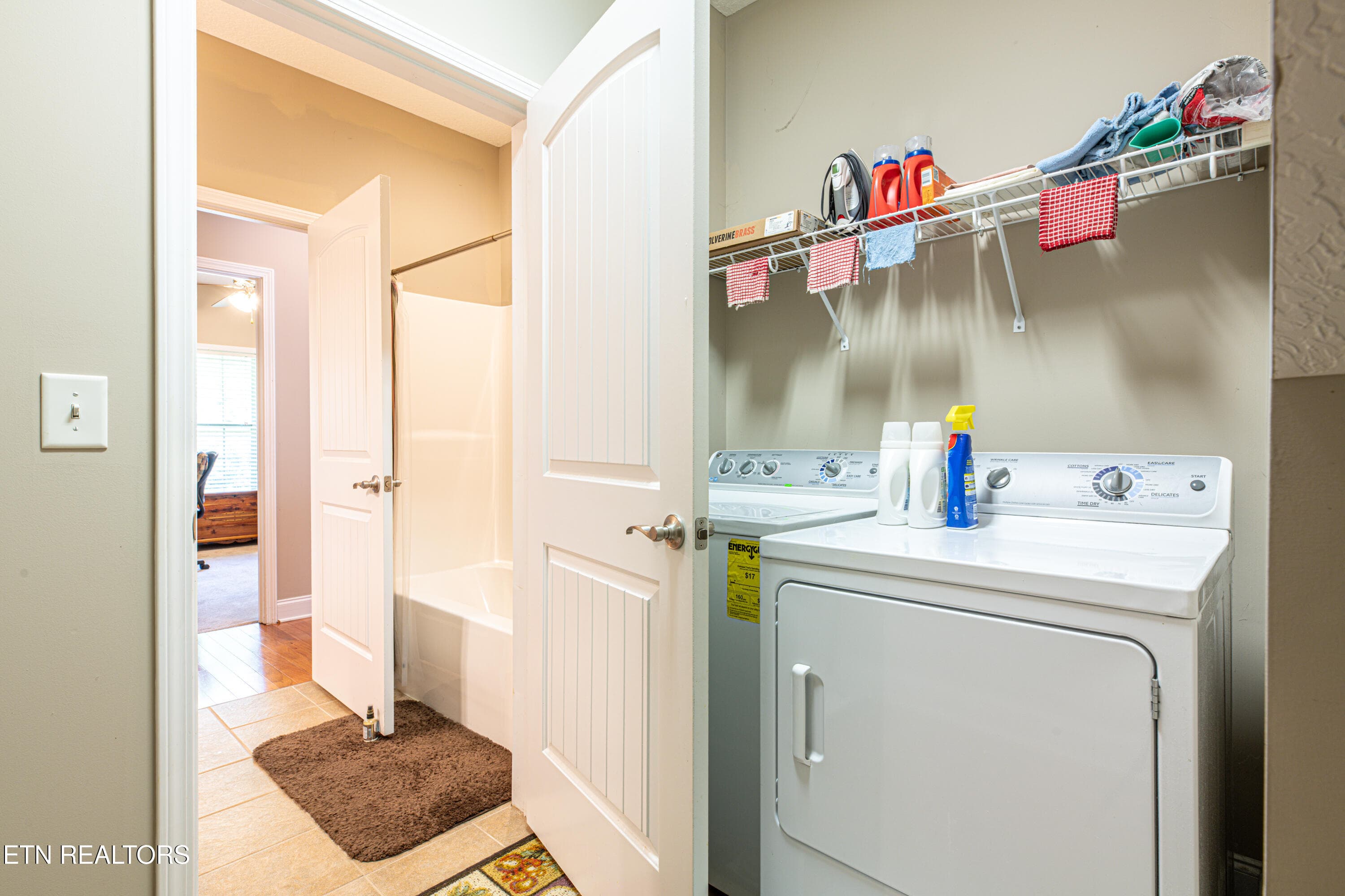 Laundry room - 2220 McCampbell Wells Way, Knoxville, TN 37924, Knoxville