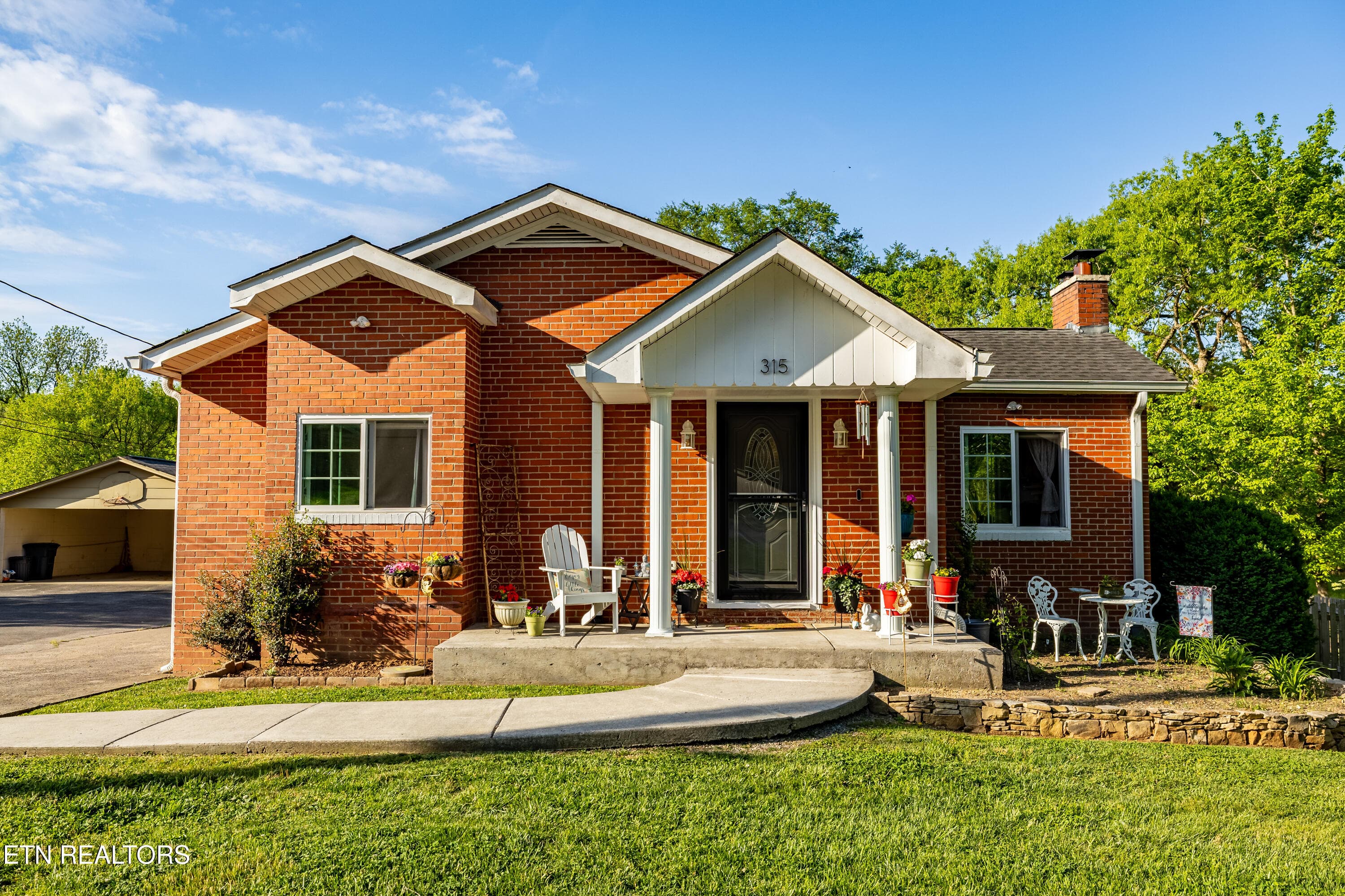 315 South Oak St, Sweetwater, TN 37874