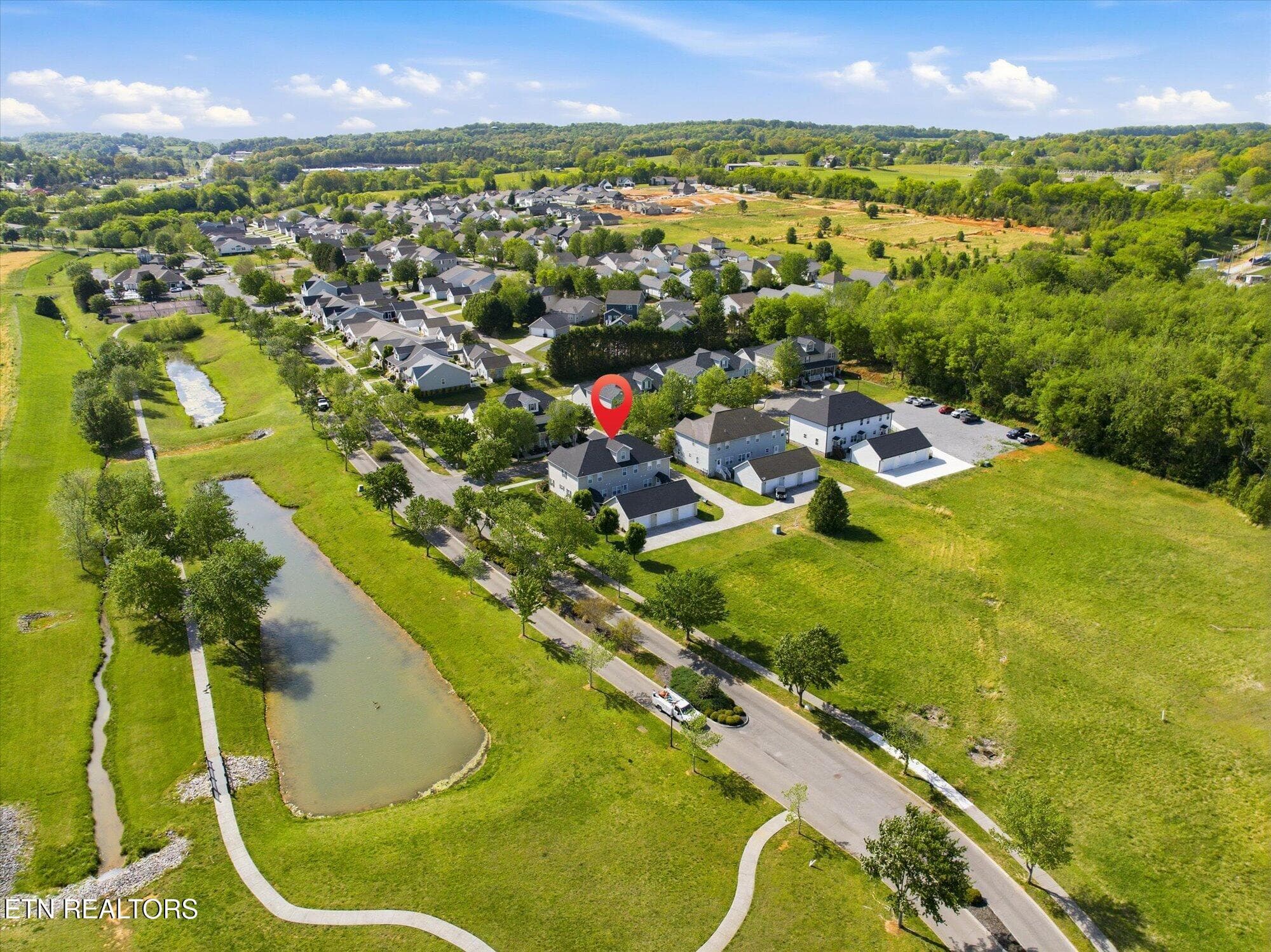 37-404-Ashbury-Cir-Sweetwater-TN-37 - 404 Ashbury Circle, Sweetwater, TN 37874