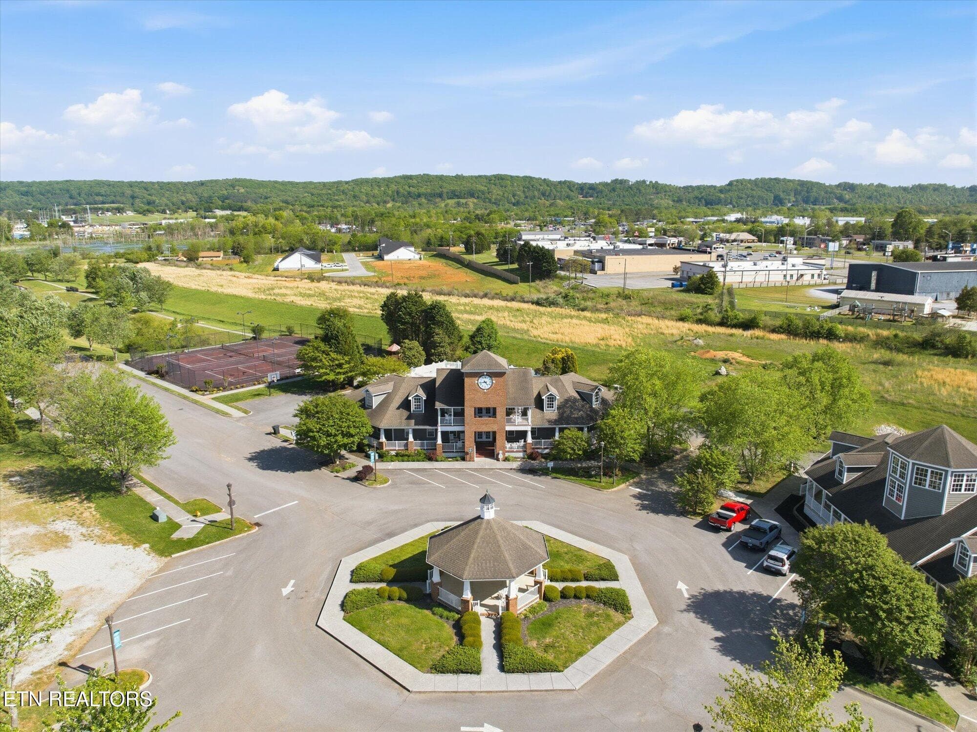 42-404-Ashbury-Cir-Sweetwater-TN-42 - 404 Ashbury Circle, Sweetwater, TN 37874