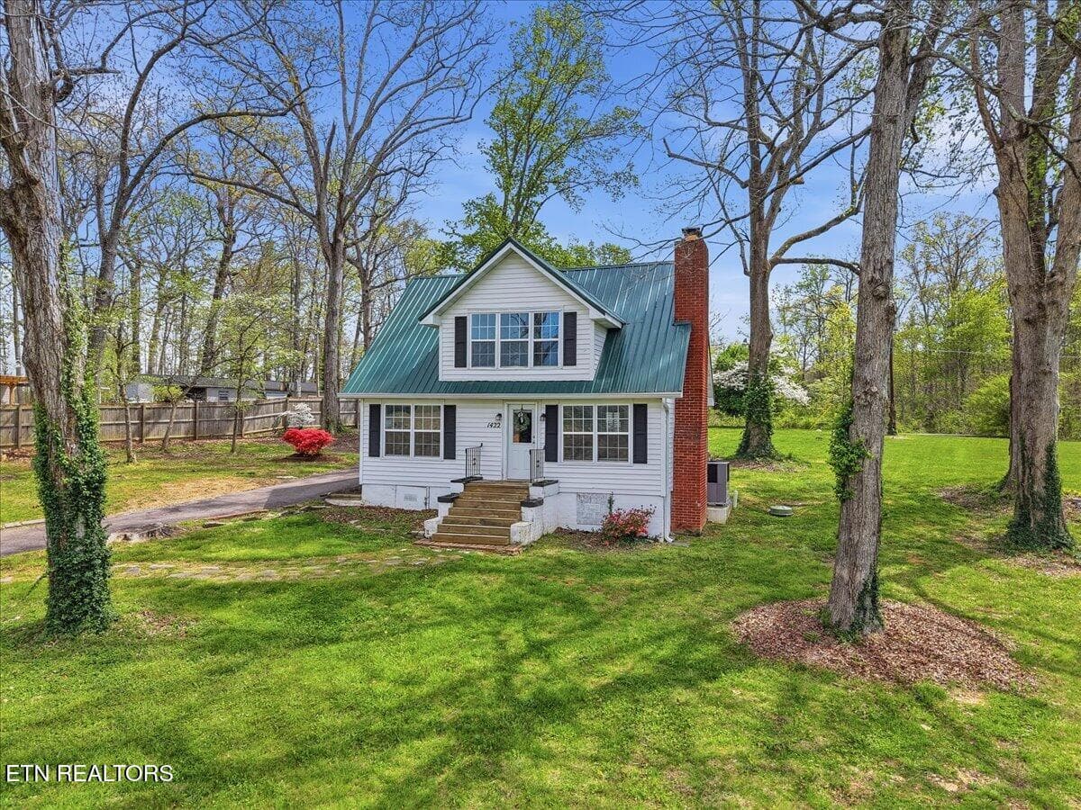 1422 Tipton Station Rd, Knoxville, TN 37920