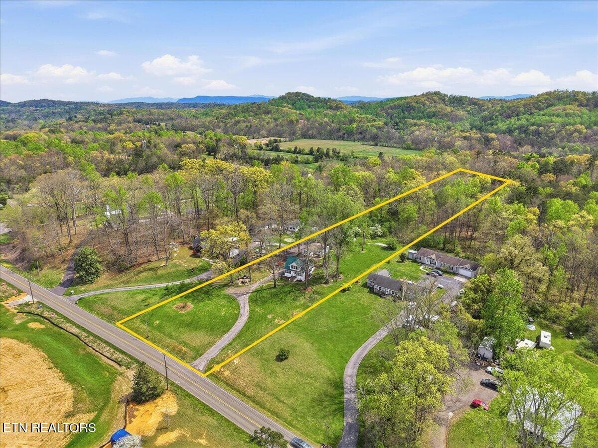 47-f062b16c-d4a1-4ba9-b240-b50255a13a07 - 1422 Tipton Station Rd, Knoxville, TN 37920