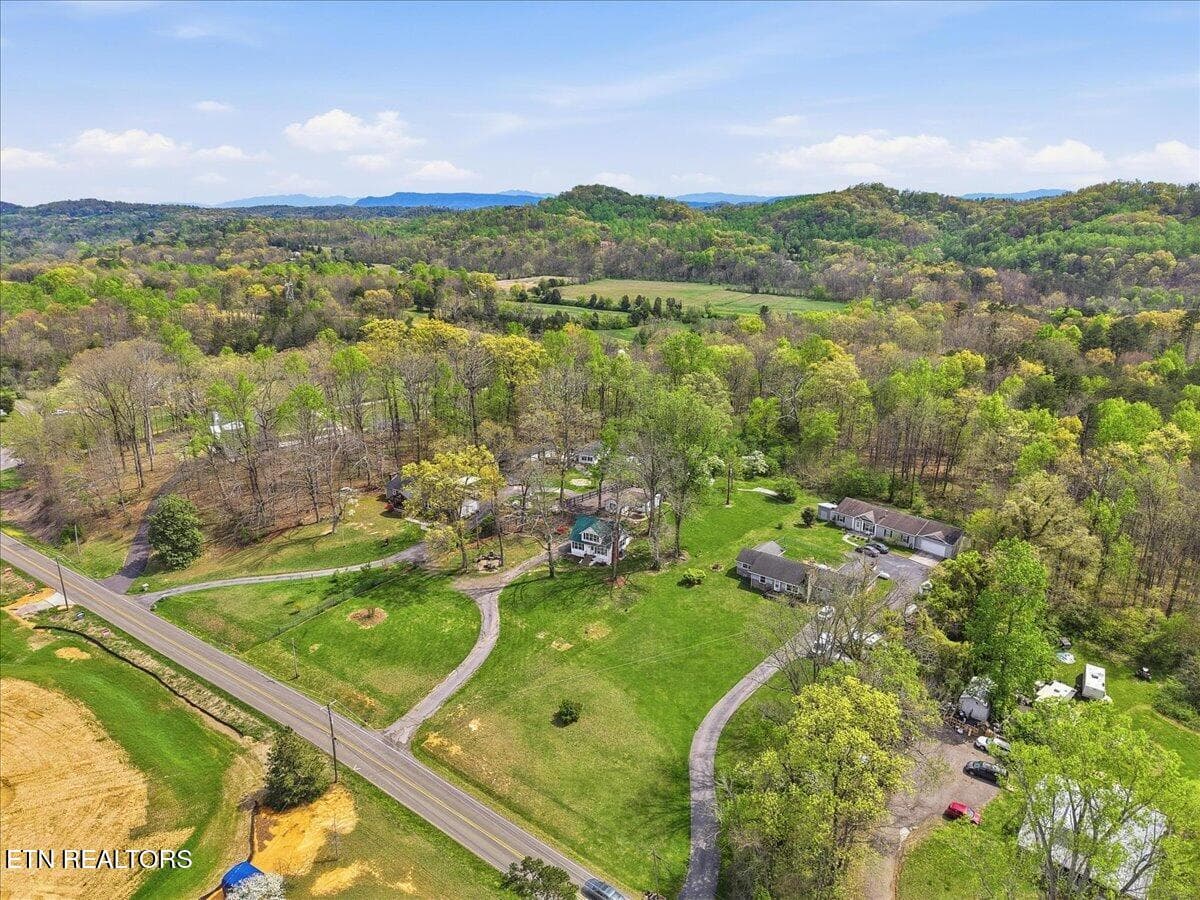 50-004_DJI_20260408144002_0129_D_autorem - 1422 Tipton Station Rd, Knoxville, TN 37920