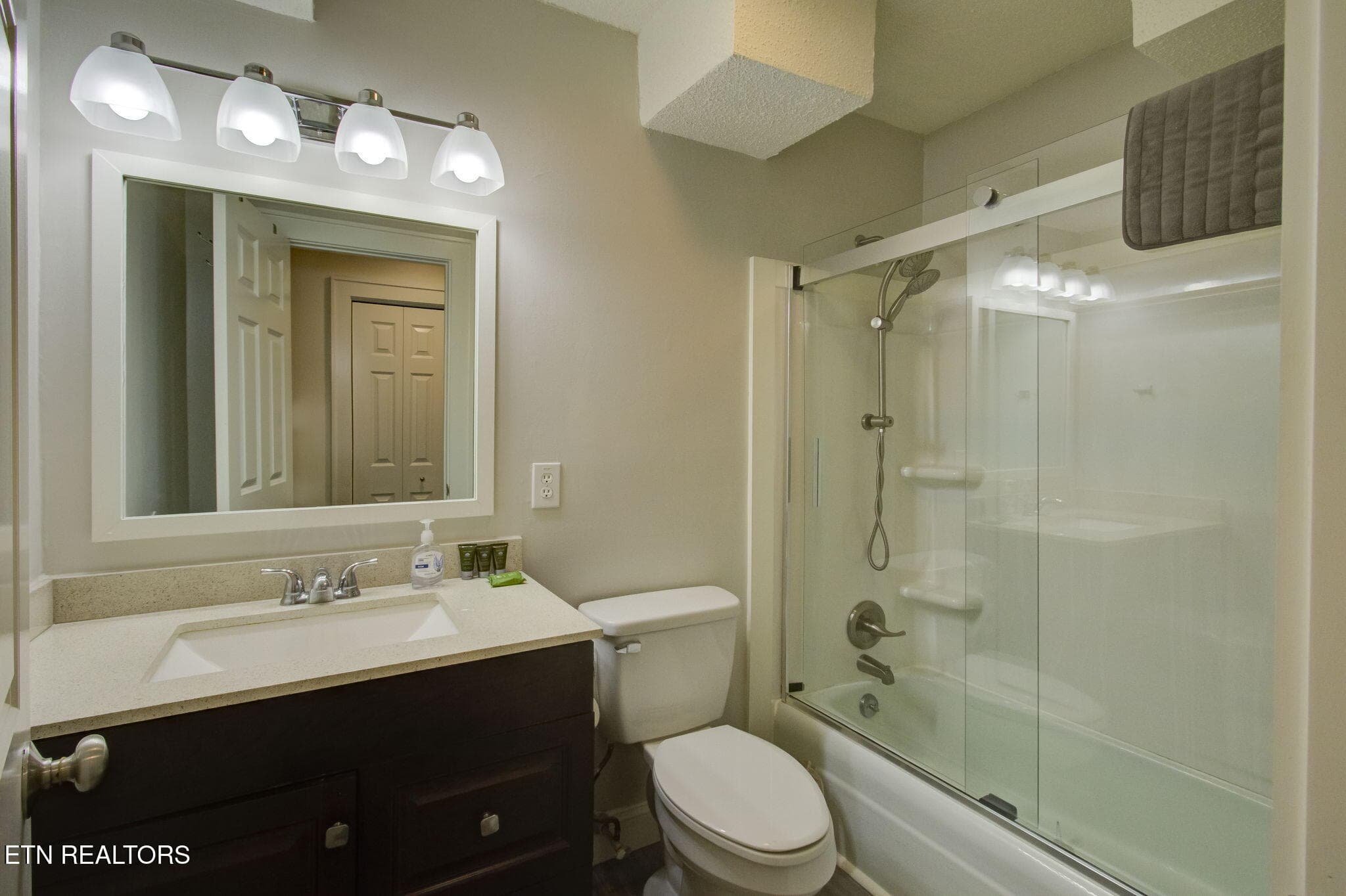 1 of 5.5 bathrooms - 2050 E Millers Cove Rd, Walland, TN 37886