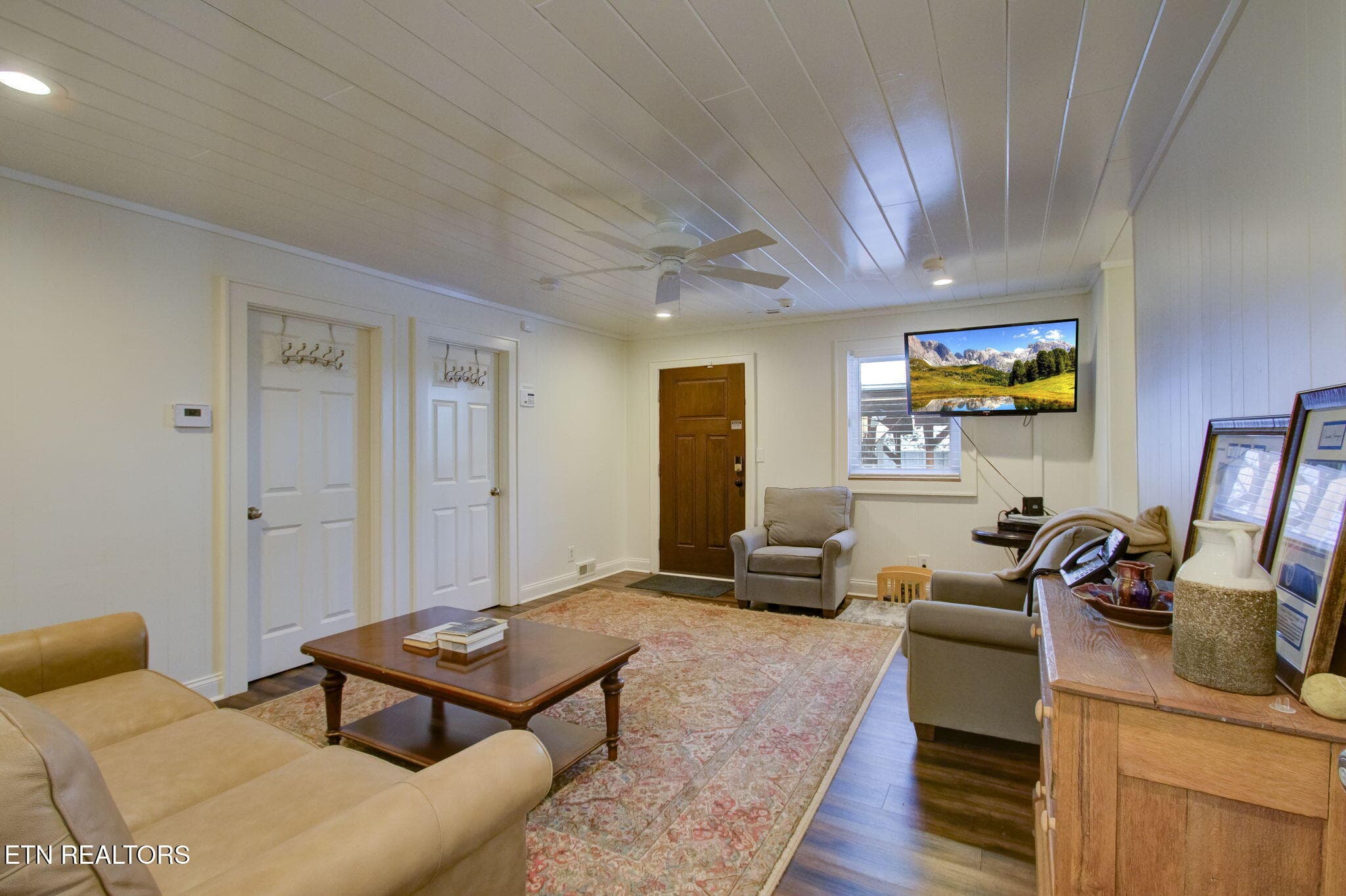 Den with Private Entrance - 2050 E Millers Cove Rd, Walland, TN 37886