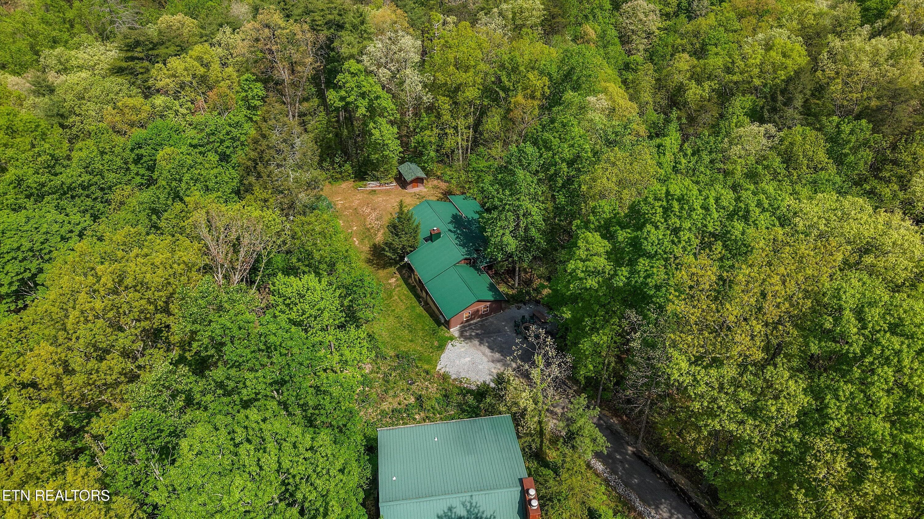 Surrounded by woods on 3 sides - 716 Country Oaks Drive, Pigeon Forge, TN 37863