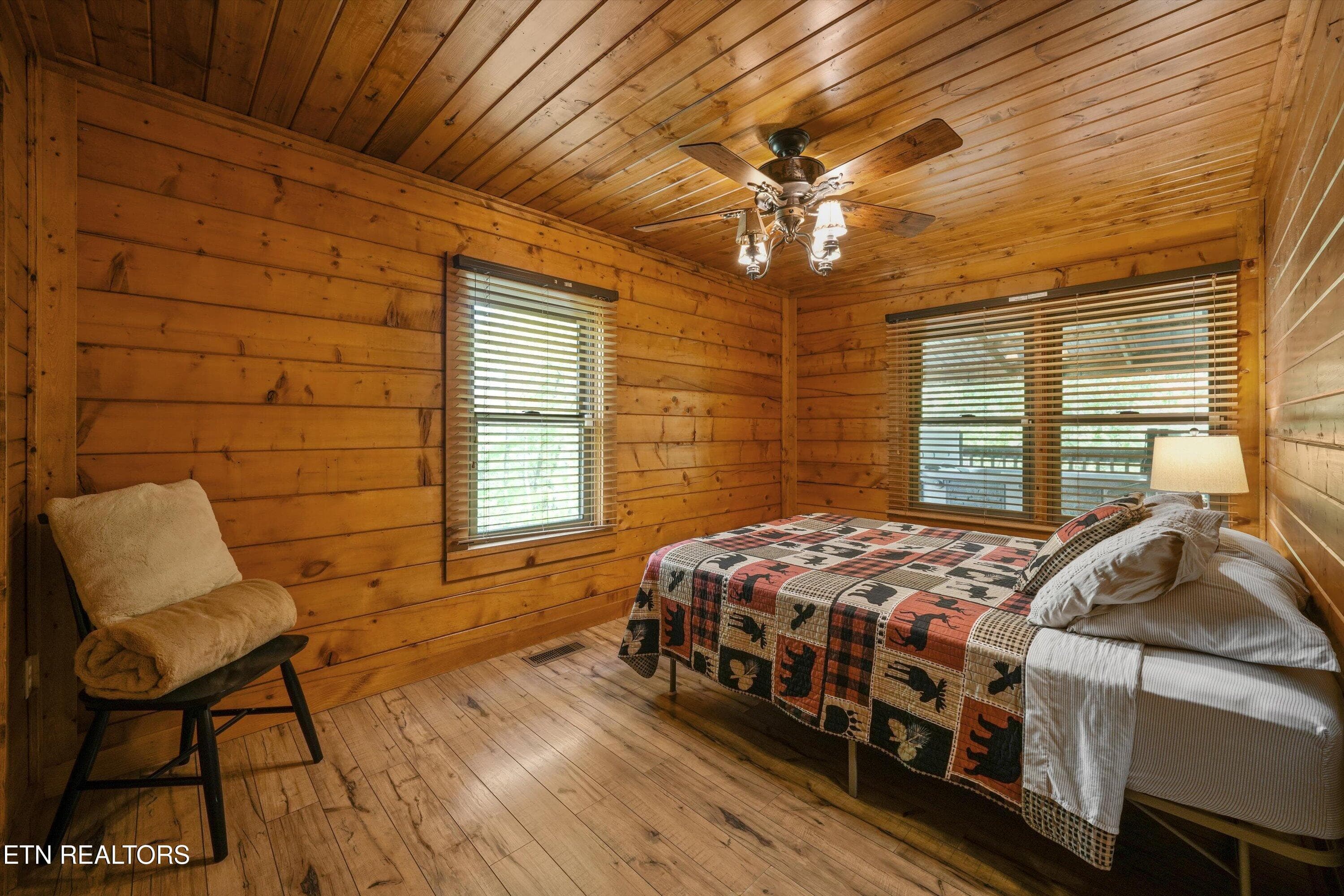 Bedroom 2 - 716 Country Oaks Drive, Pigeon Forge, TN 37863