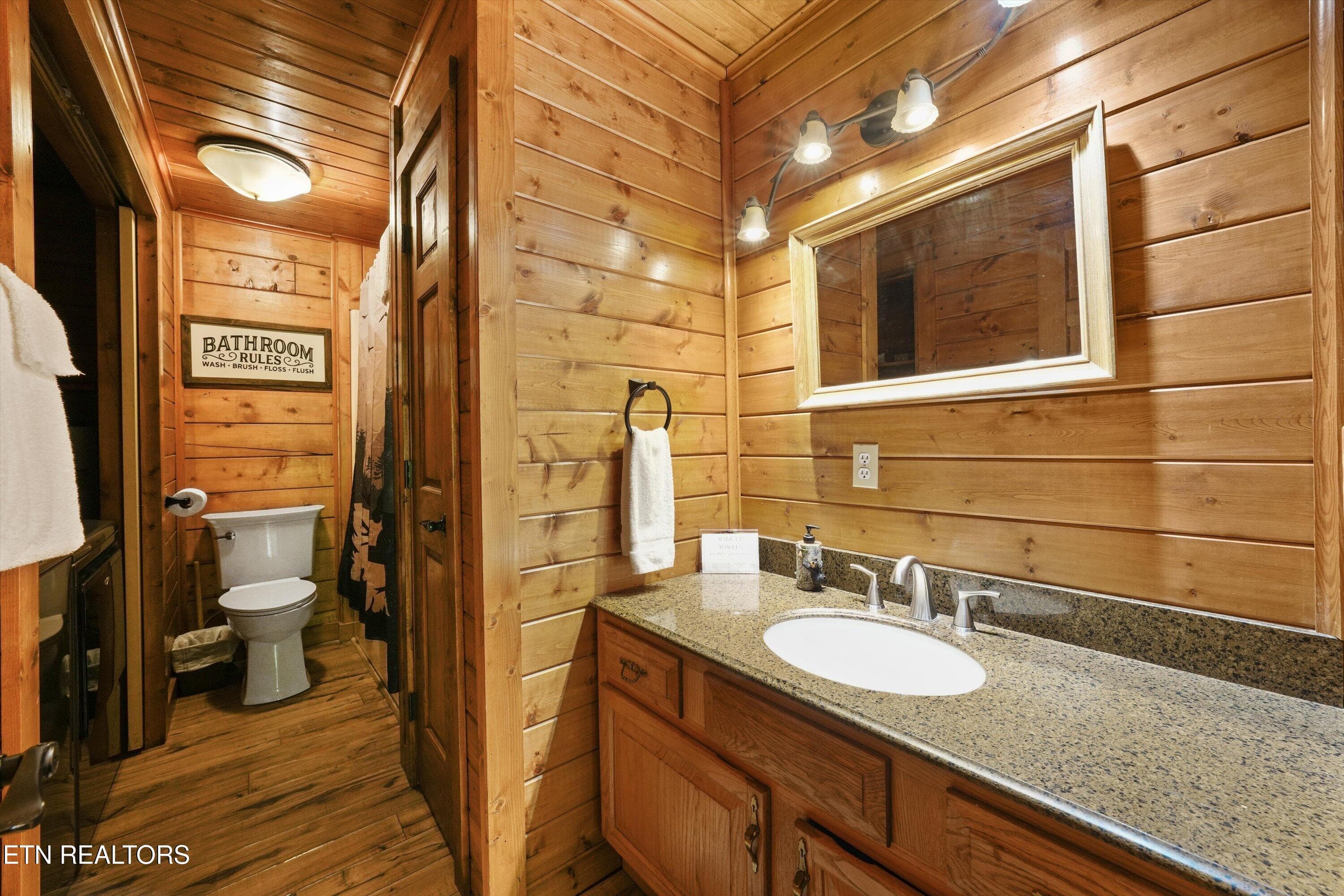Bathroom 2 - 716 Country Oaks Drive, Pigeon Forge, TN 37863