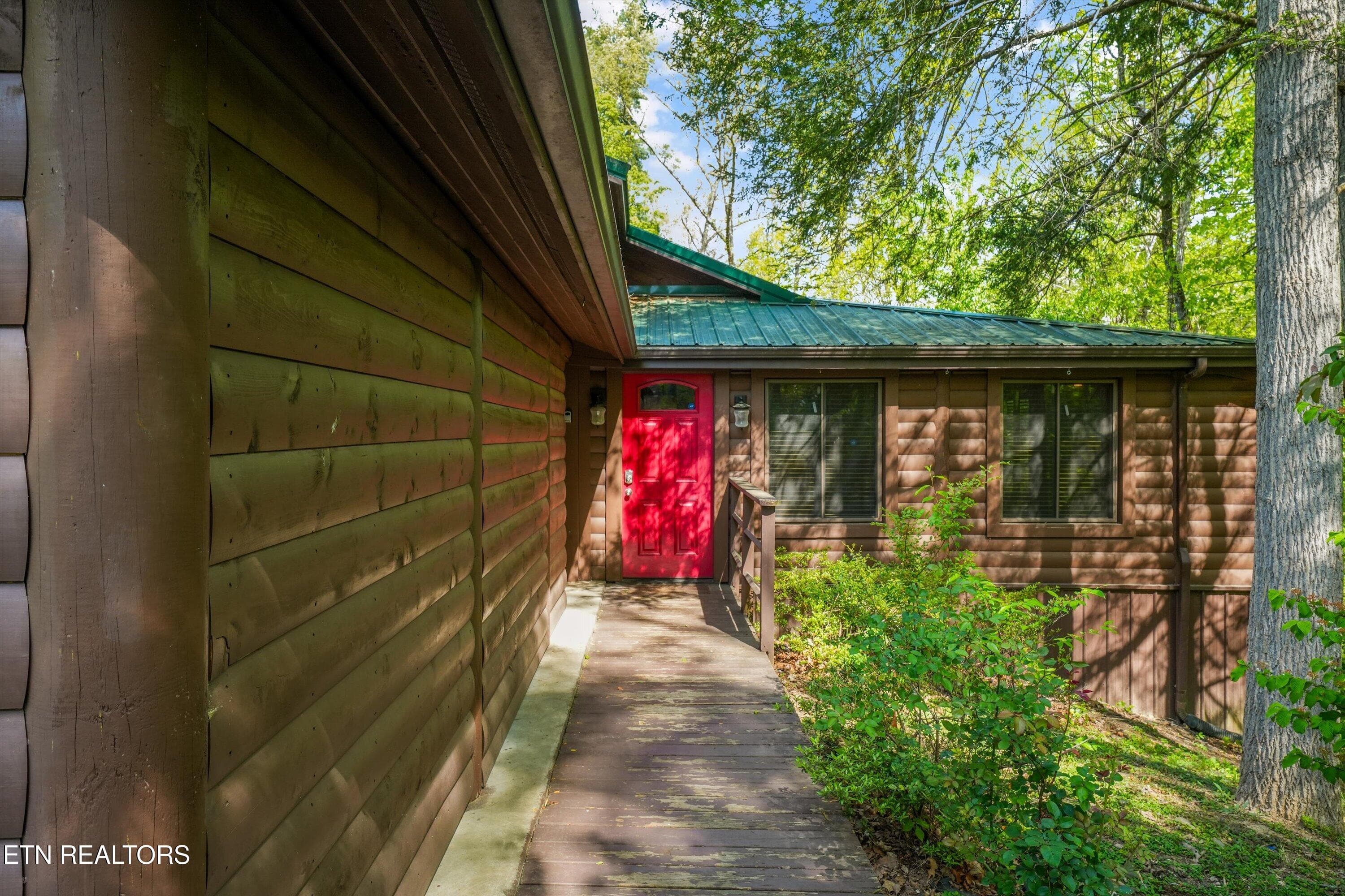 Front Door View - 716 Country Oaks Drive, Pigeon Forge, TN 37863
