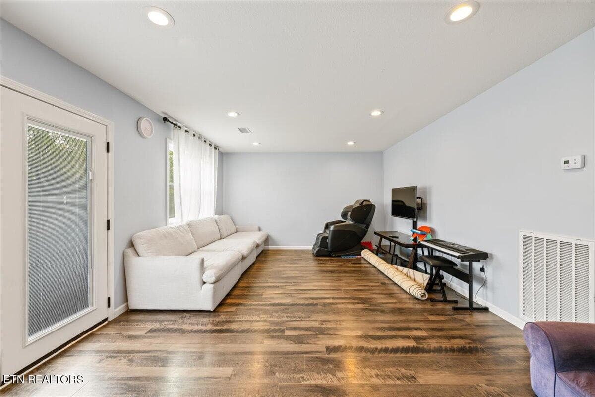 11-Stanley St - 500 Stanley St, Oneida, TN 37841