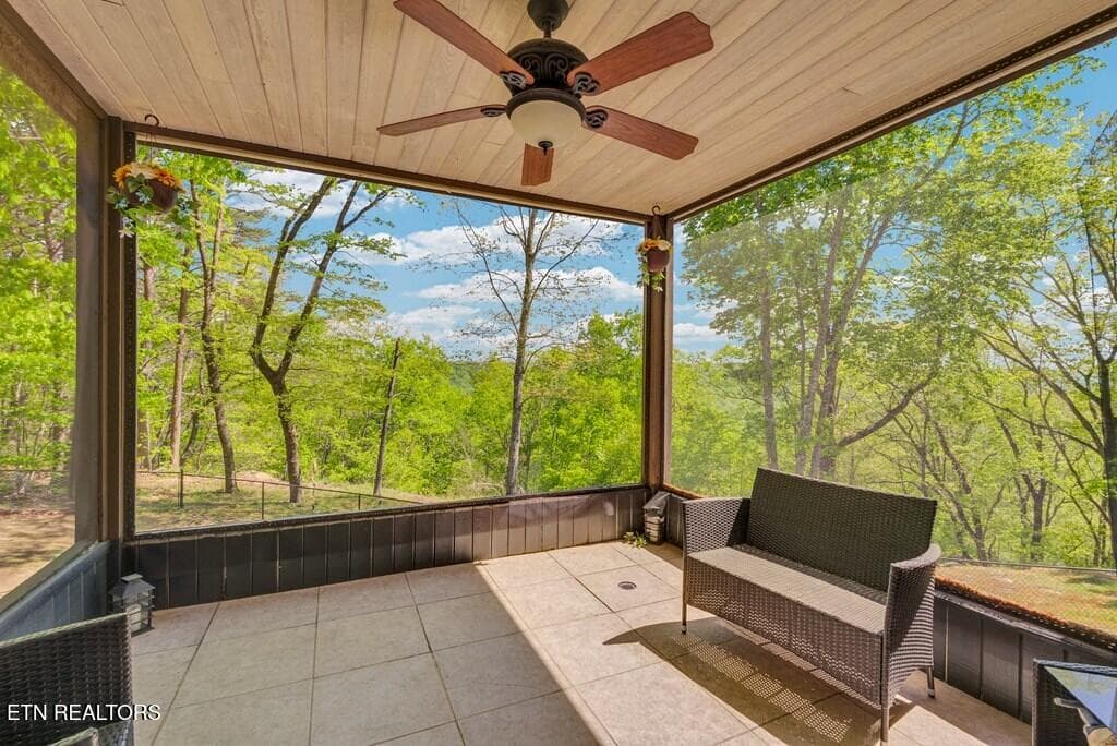 243717_17 - 160 Eagles Bluff Circle, Spencer, TN 38585