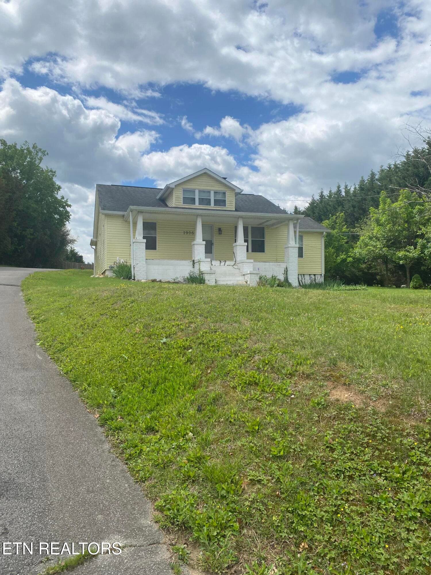 1906 E Lamar Alexander Pkwy, Maryville, TN 37801