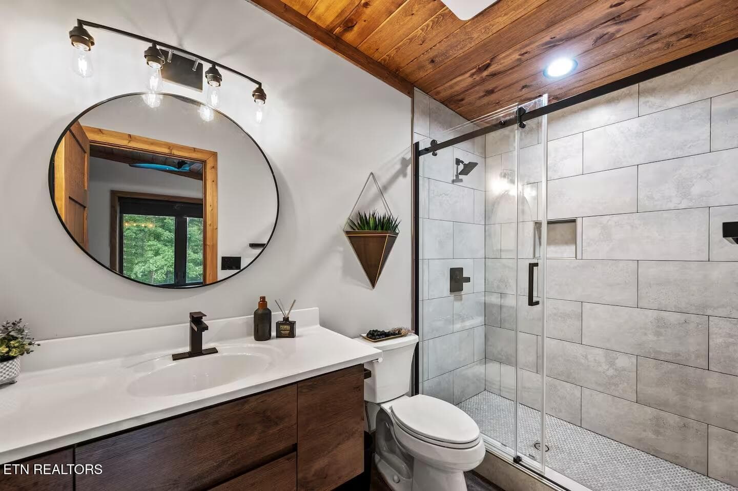 25 - 634 Gloryland Way, Pigeon Forge, TN 37863