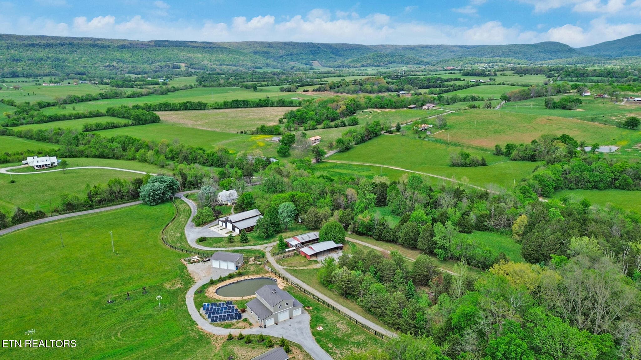671658199_10243373341935552_576188351049 - 9988 Upper East Valley Rd, Pikeville, TN 37367