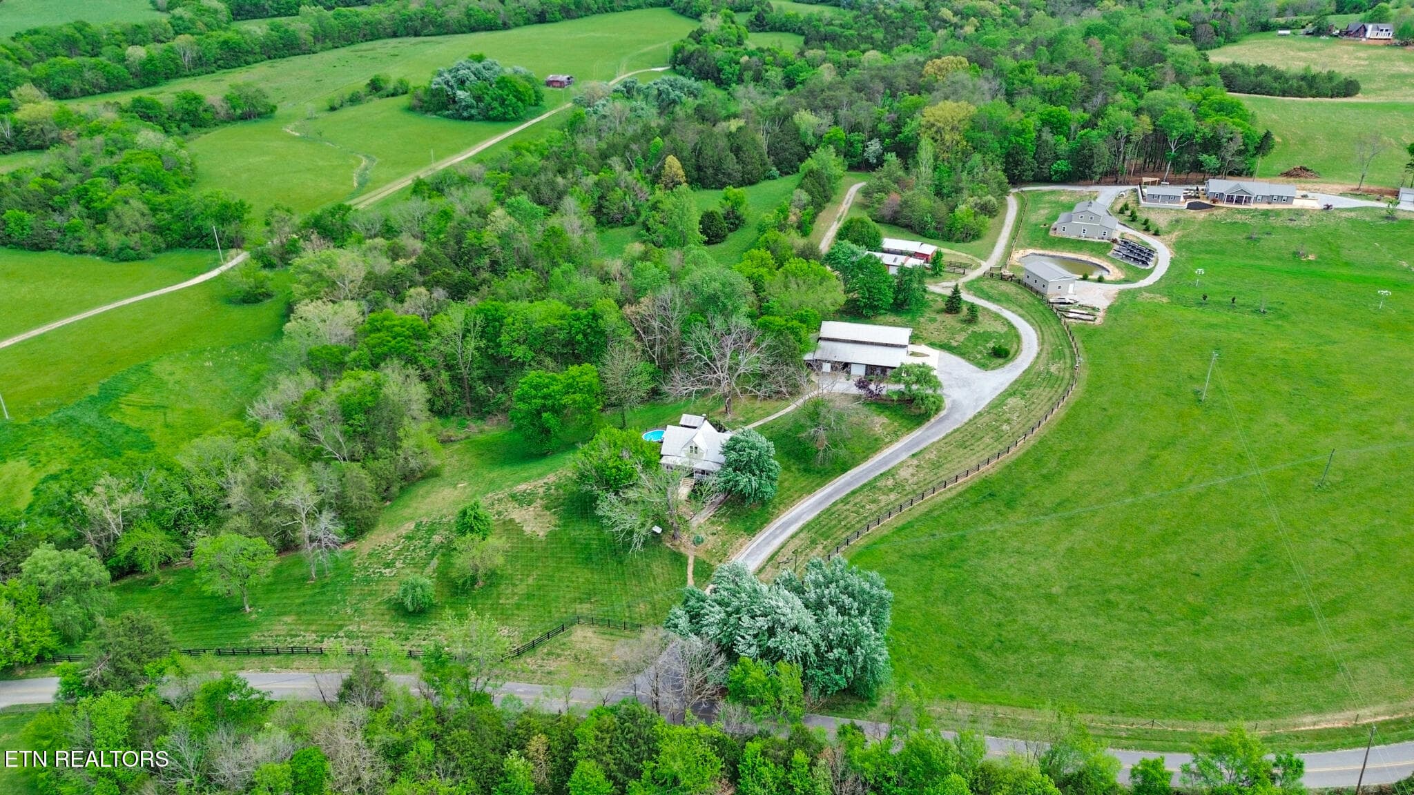 671222821_10243373342175558_806271386912 - 9988 Upper East Valley Rd, Pikeville, TN 37367