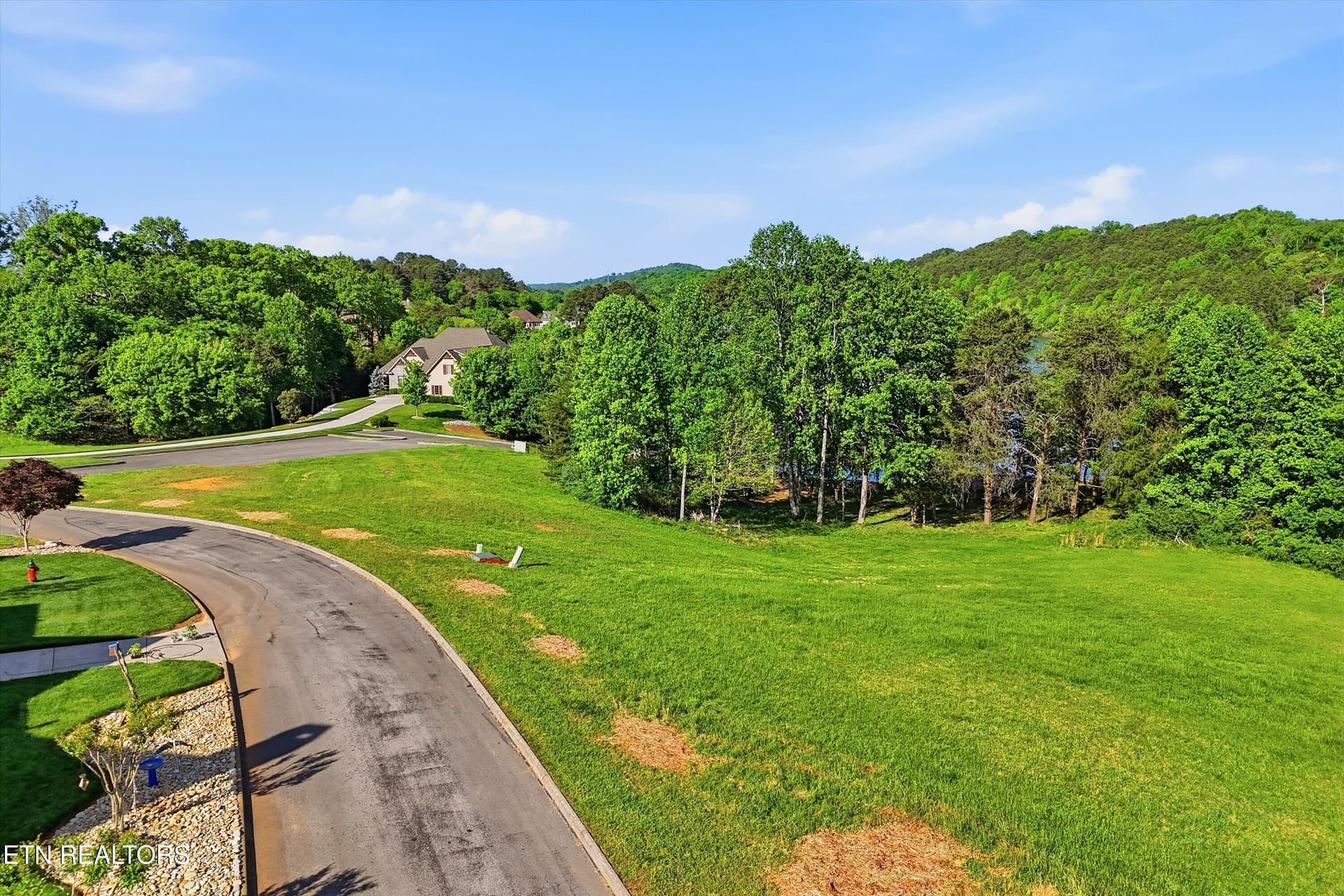 01-261 White Swan Dr-1 - 261 White Swan Drive, Vonore, TN 37885
